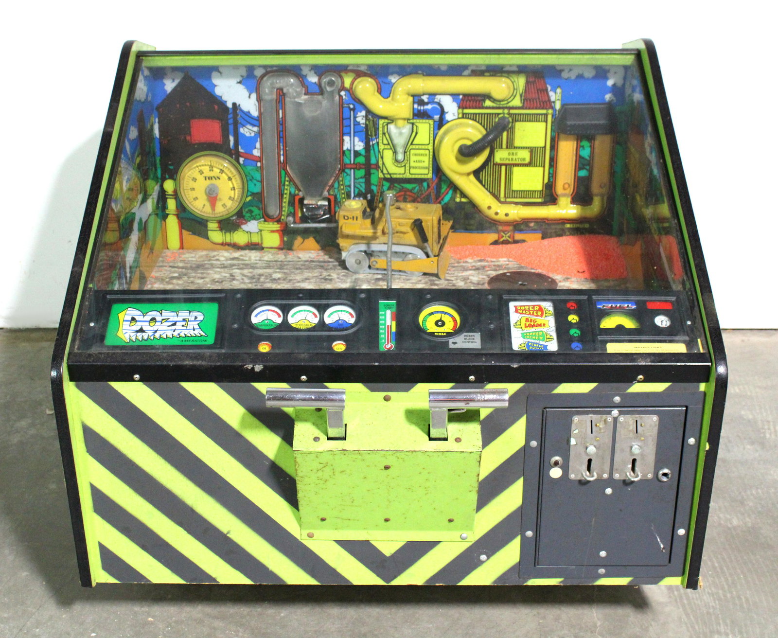 Americoin Dozer Coin Pusher Style Arcade Game (1 of 5)