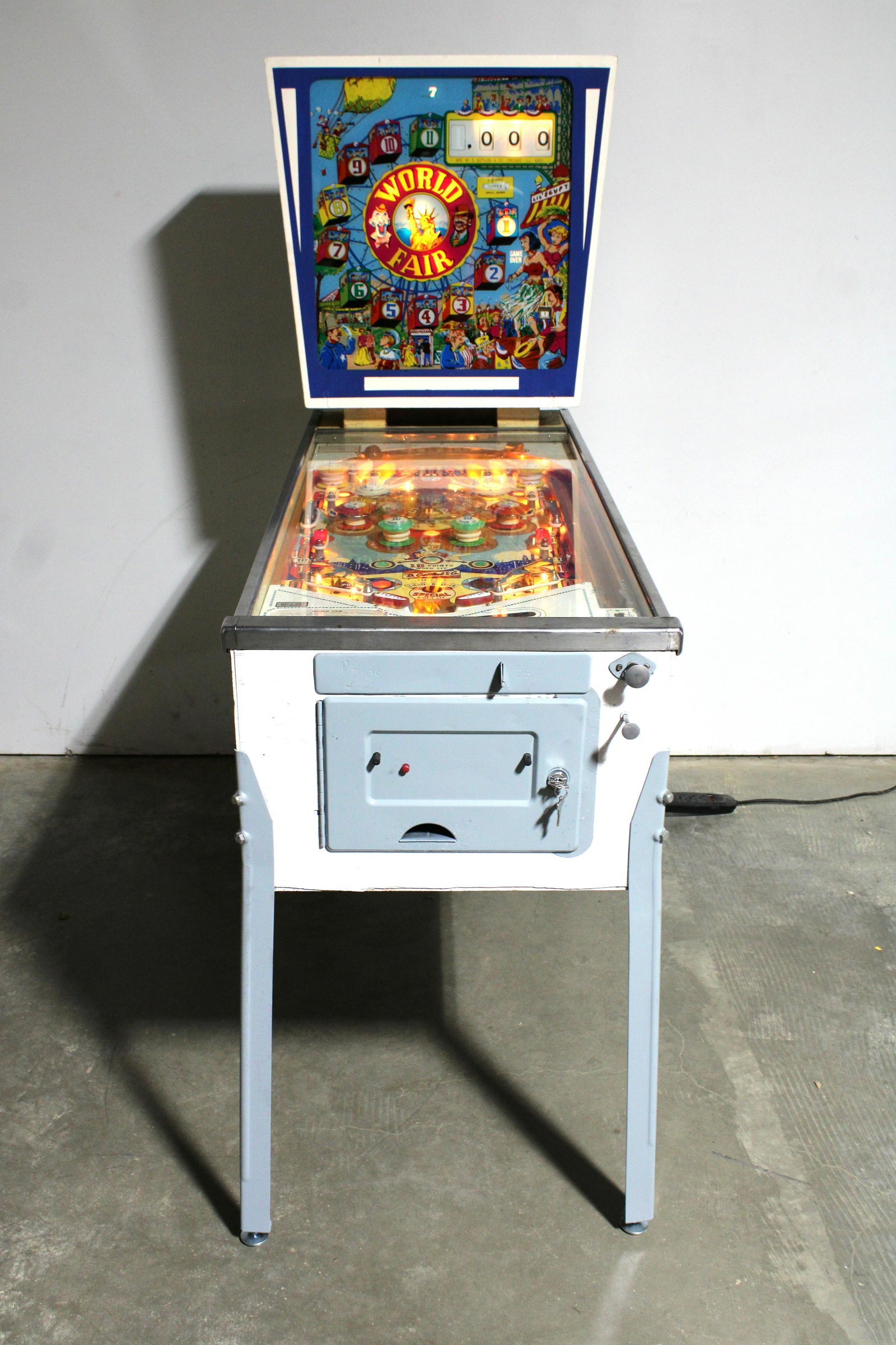 Gottlieb World Fair Wedgehead Pinball Machine (1 of 8)