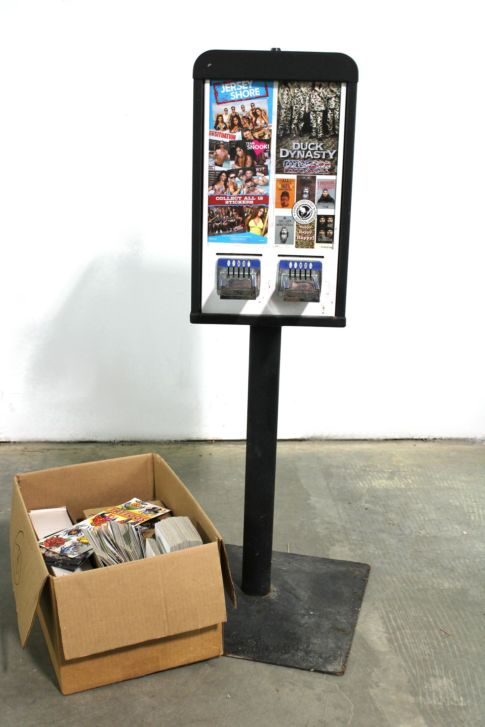 Dual Sticker Vending Machine with Extra Plush (1 of 2)