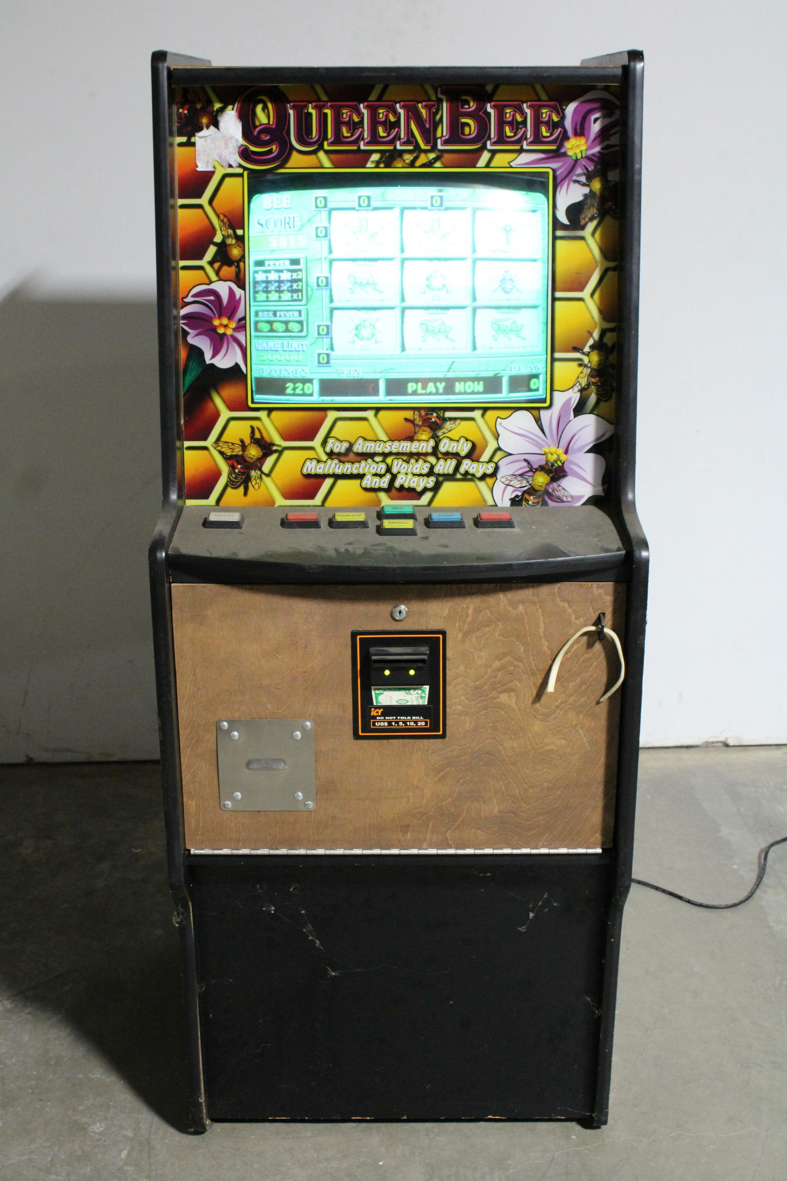 Queen Bee Poker Arcade Machine. Working. Power cord not included. This item requires third party (1 of 4)