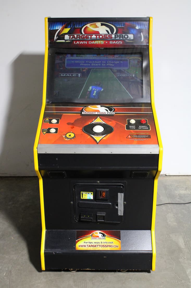 Target Toss Pro / Bags Arcade Game (1 of 3)