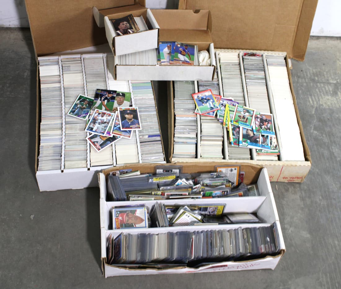 Large Lot of Baseball, Basketball Cards (1 of 3)