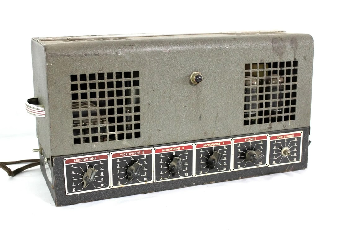 Auxilary Jukebox Amplifier for Microphones (1 of 3)