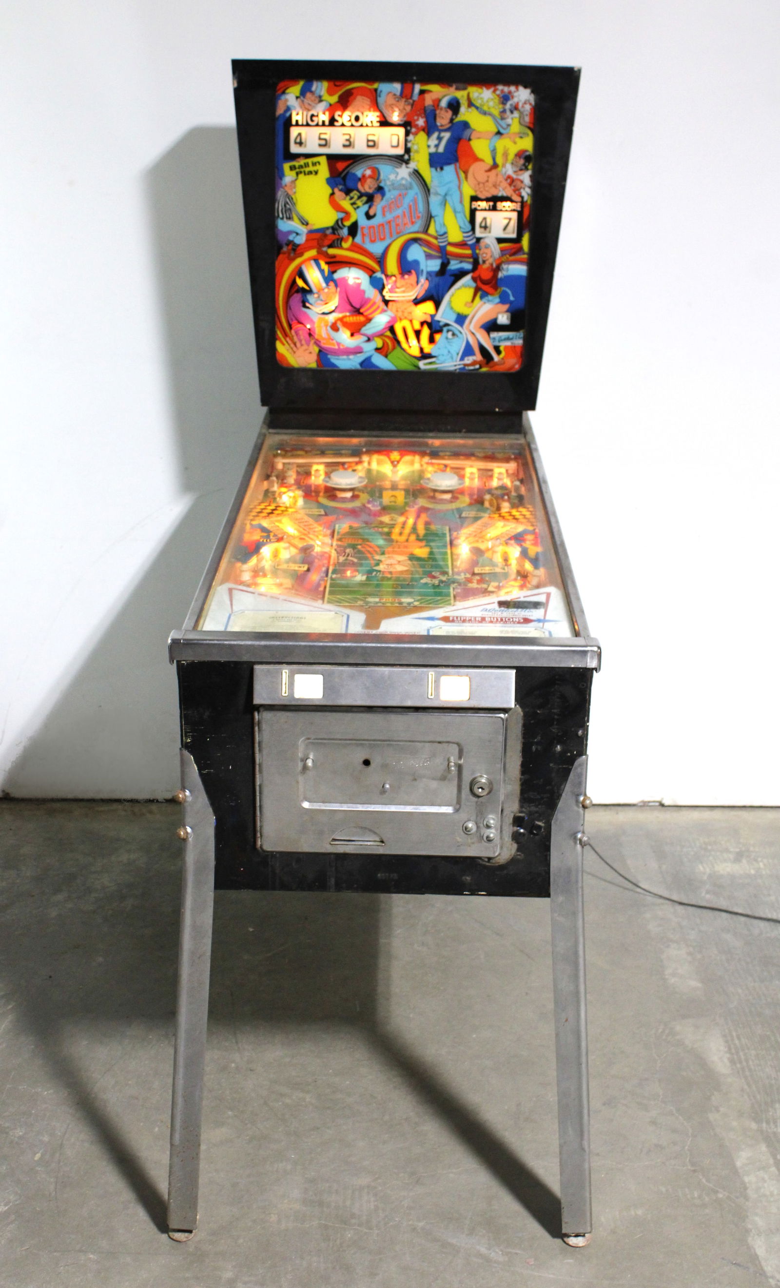 Gottlieb Pro-Football Wedgehead Pinball Machine (1 of 7)