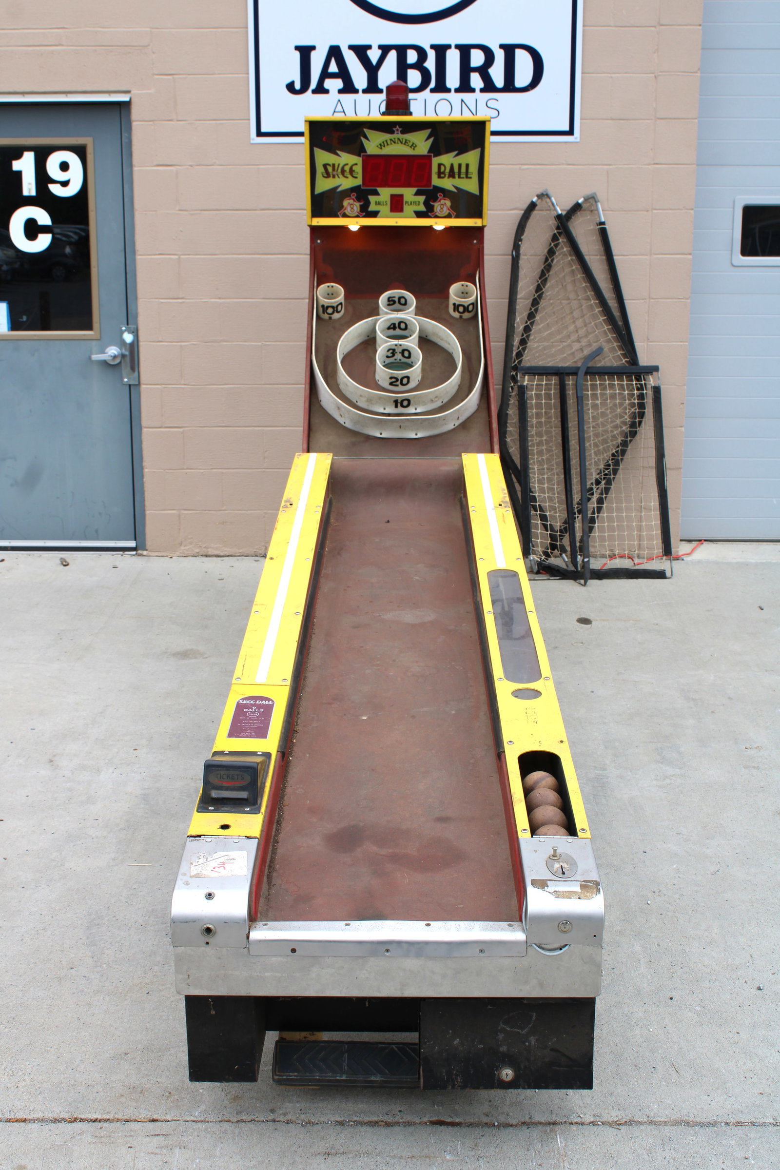 Skeeball Arcade with 10FT Lane: Skeeball Arcade with 10FT Lane. Working with new board. Breaks down for transport. This item requires third-party shipping or pickup arrangements to be made.