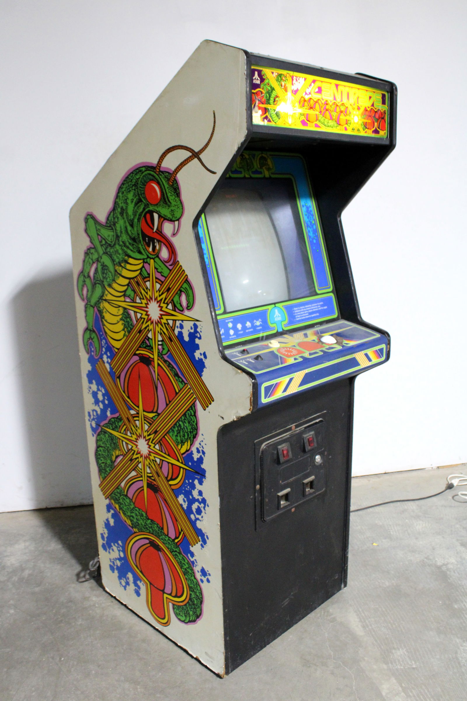 Atari Centipede Arcade Game (1 of 3)