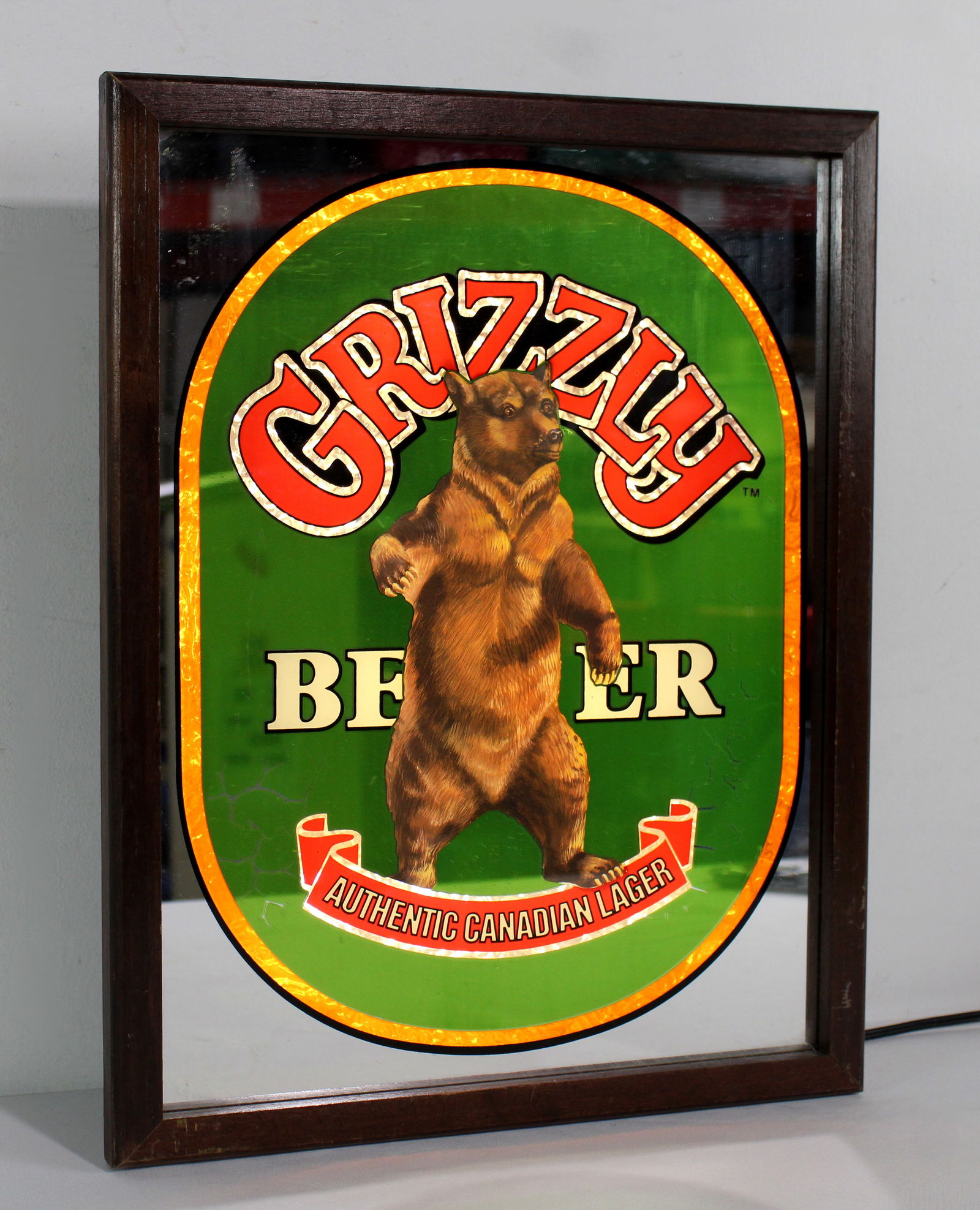 Grizzly Beer Light Up Advertisting Mirror (1 of 2)