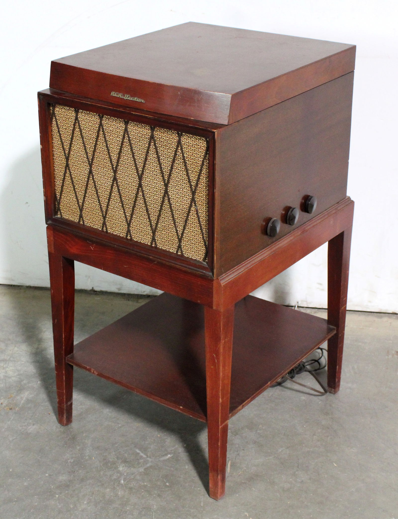 RCA Victor Record Player on Stand (1 of 3)