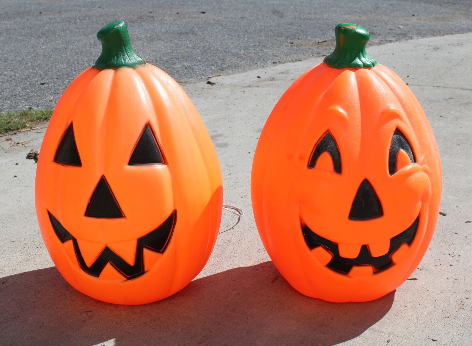 Pair of Halloween Pumpkin Vintage Blow Molds (1 of 2)