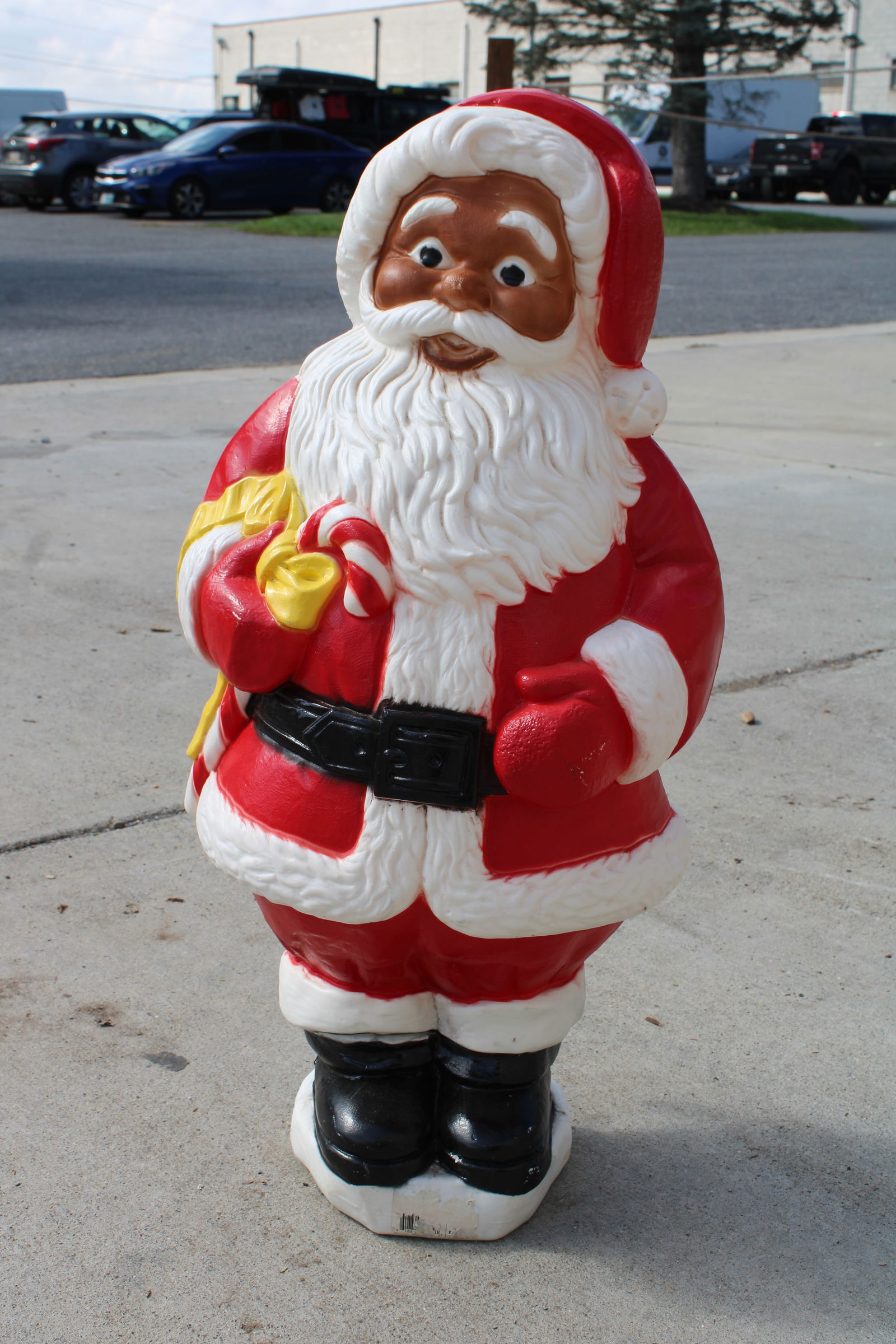 African American Santa Vintage Blow Mold: African American Santa Vintage Blow Mold. Weighted down. This item requires third-party shipping or pickup arrangements to be made. Dimensions: 30 x 15 x 11