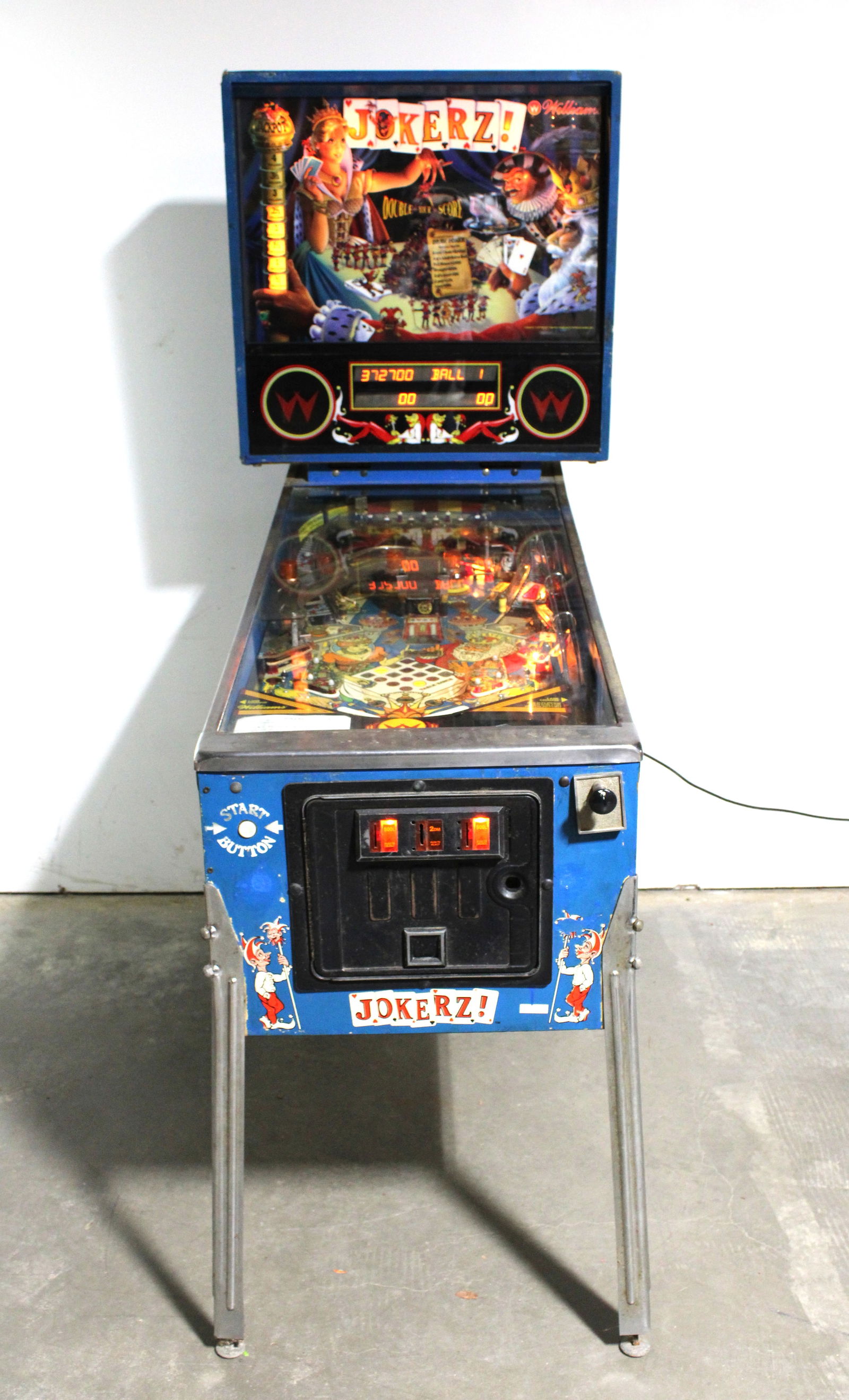 Williams Jokerz Pinball Machine (1 of 9)