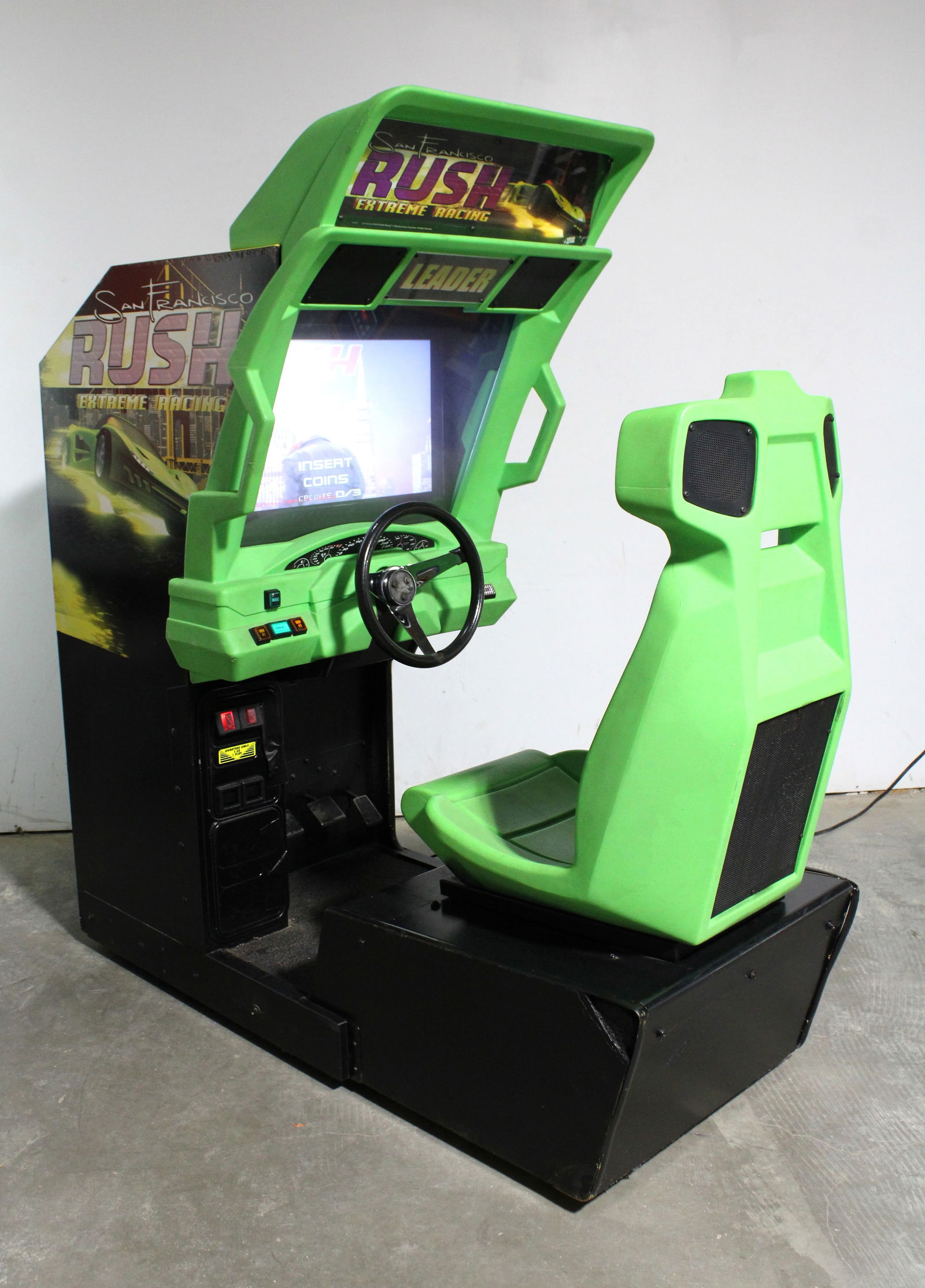 San Francisco Rush Extreme Racing Sit Down Arcade Game (1 of 3)