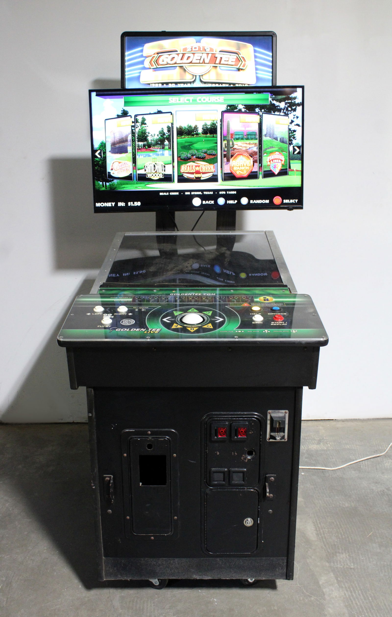 Golden Tee Live 2019 Golf Pedestal Arcade with Flatscreen Monitor (1 of 4)