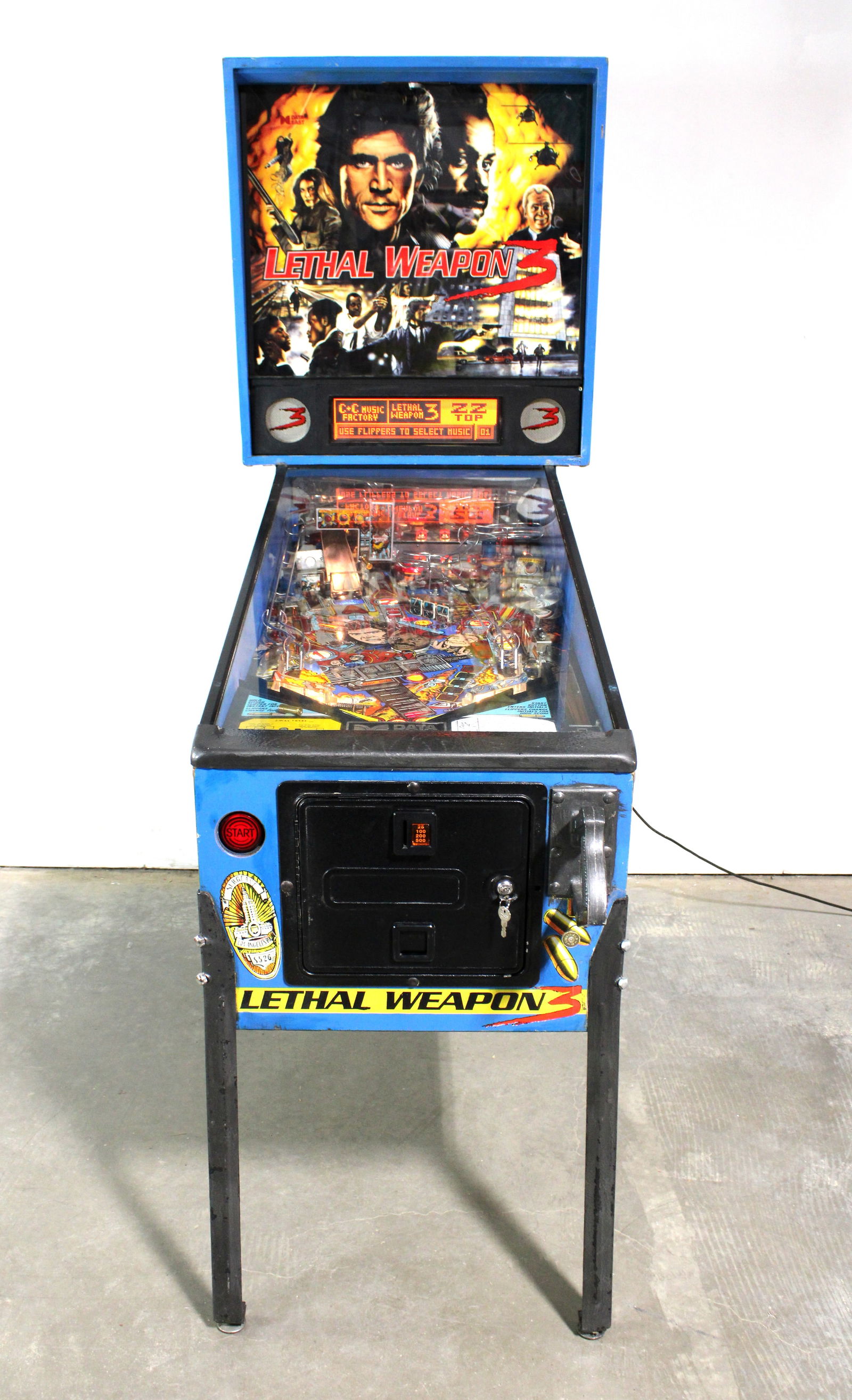 Data East Leathal Weapon 3 Pinball Machine (1 of 6)