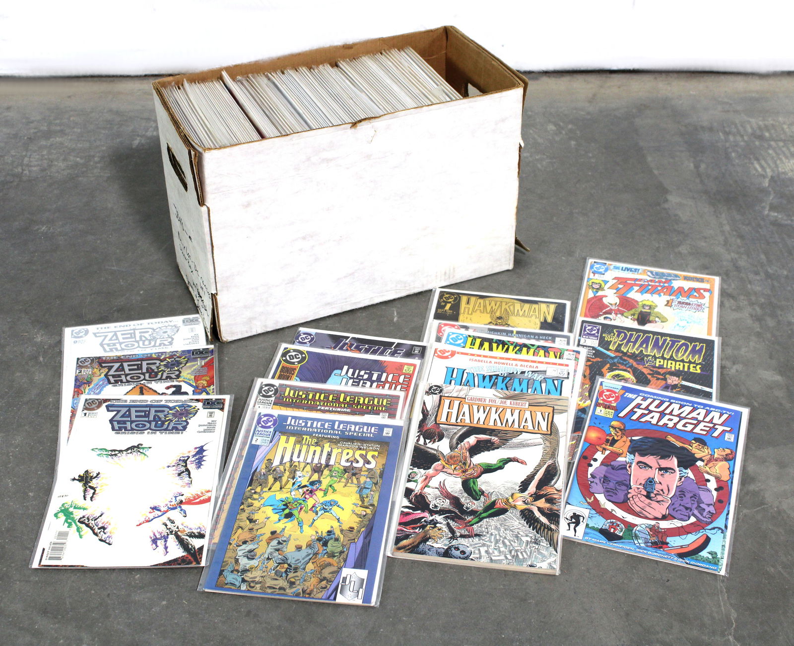 DC Mixed Comic Lot including Justice League and Batman (1 of 5)