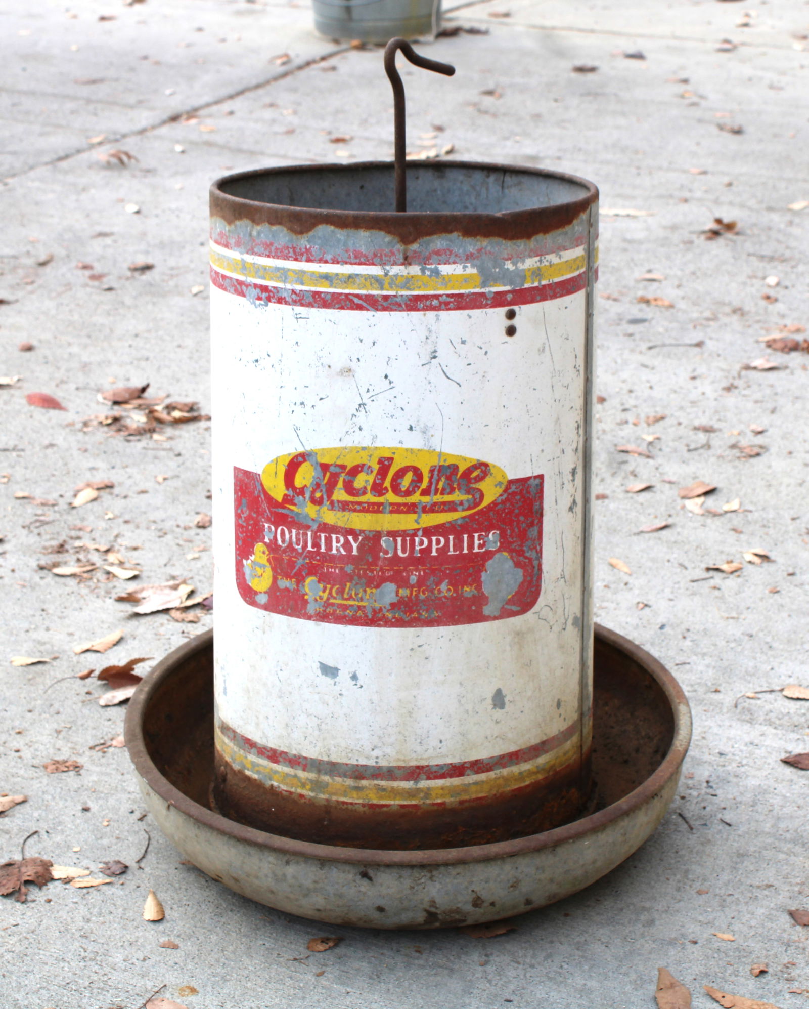 Cyclone Poultry Vintage Chicken Feeder (1 of 2)