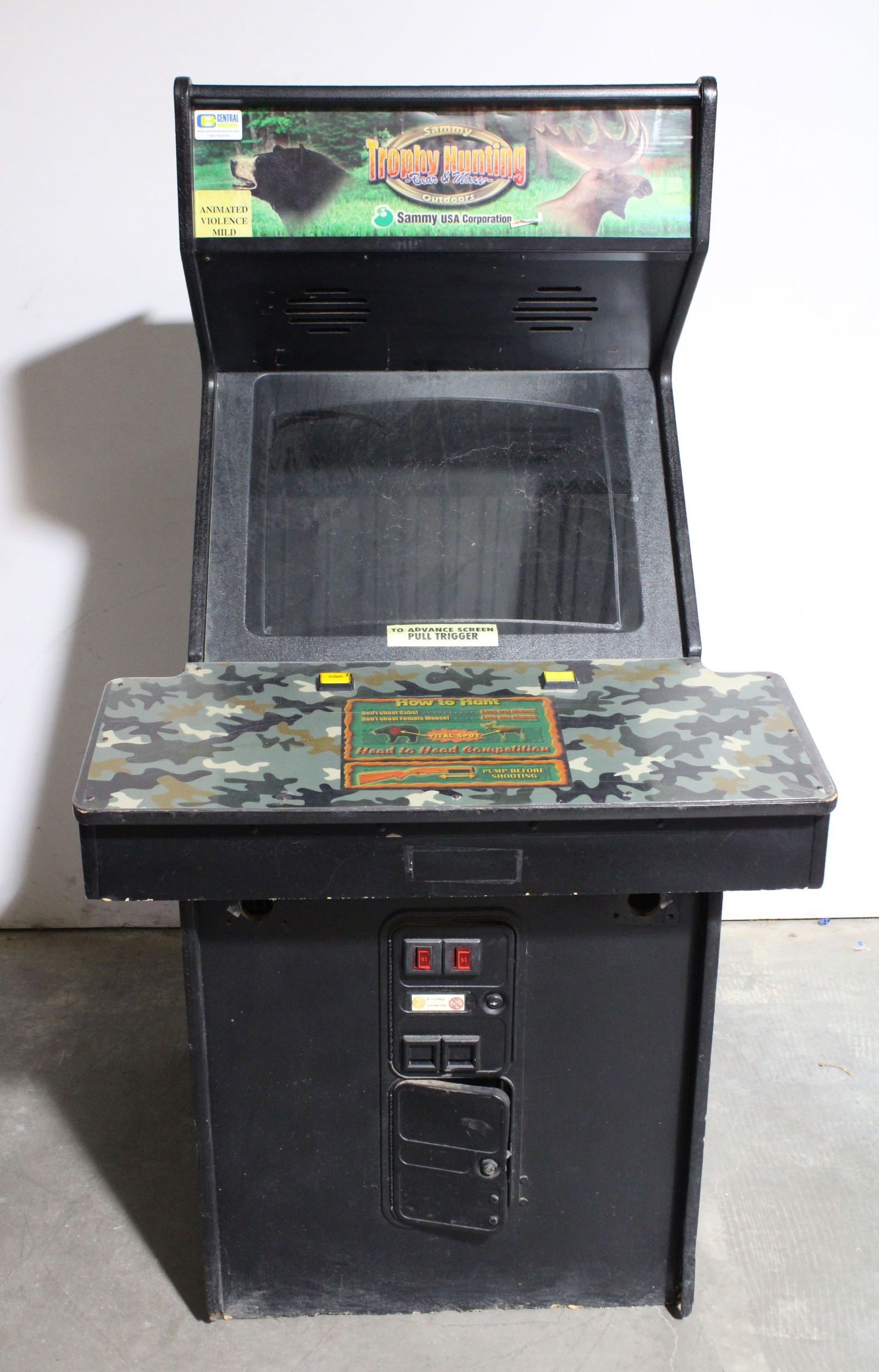Sammy USA Trophy Hunting Bear & Moose Arcade Game: Sammy USA Trophy Hunting Bear & Moose Arcade Game. Missing monitor and one gun. In 4 player cabinet, great candidate for converting back to Wrestlefest, Simpsons, TMNT, etc. This item requires third-p