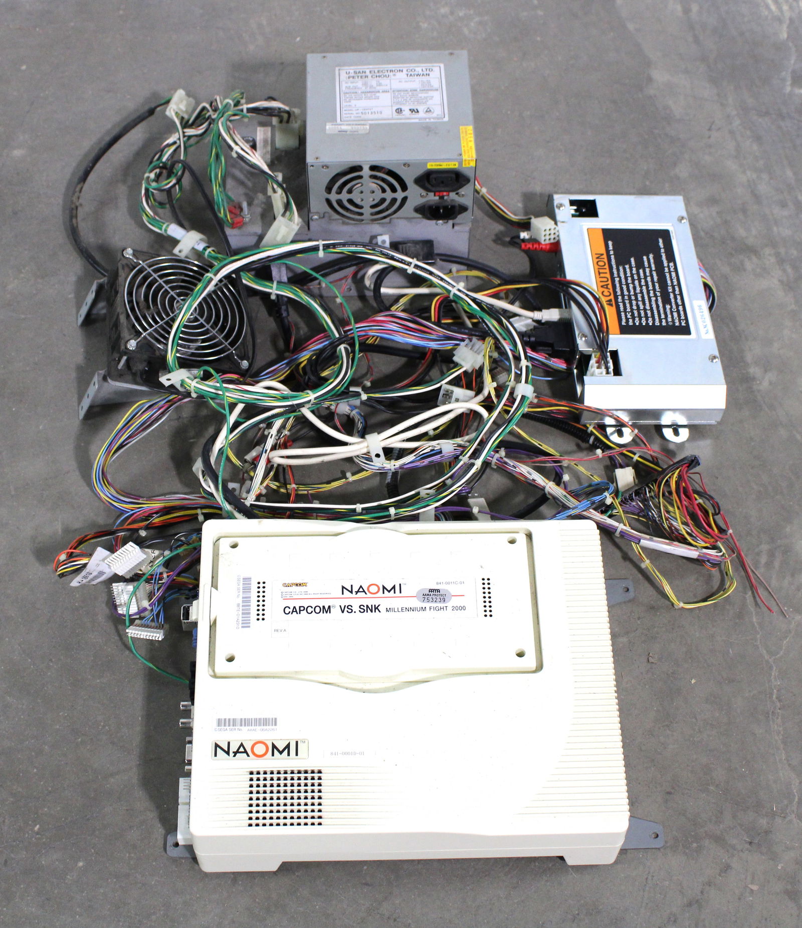 Sega Naomi Main Board with Capcom vs SNK Cartridge Arcade Jamma PCB Complete Kit (1 of 3)