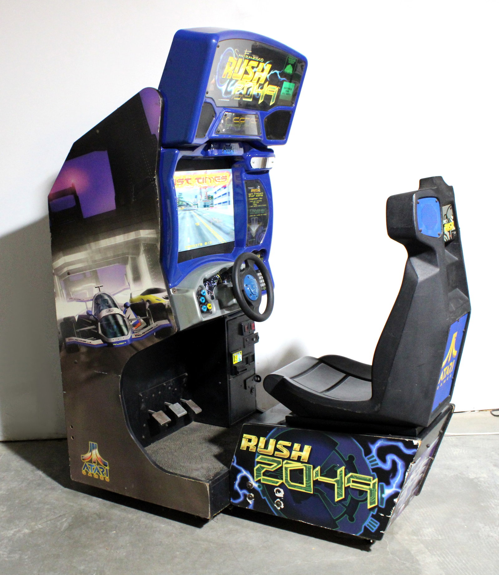 Atari Rush 2049 Sit Down Racing Arcade Game (1 of 4)