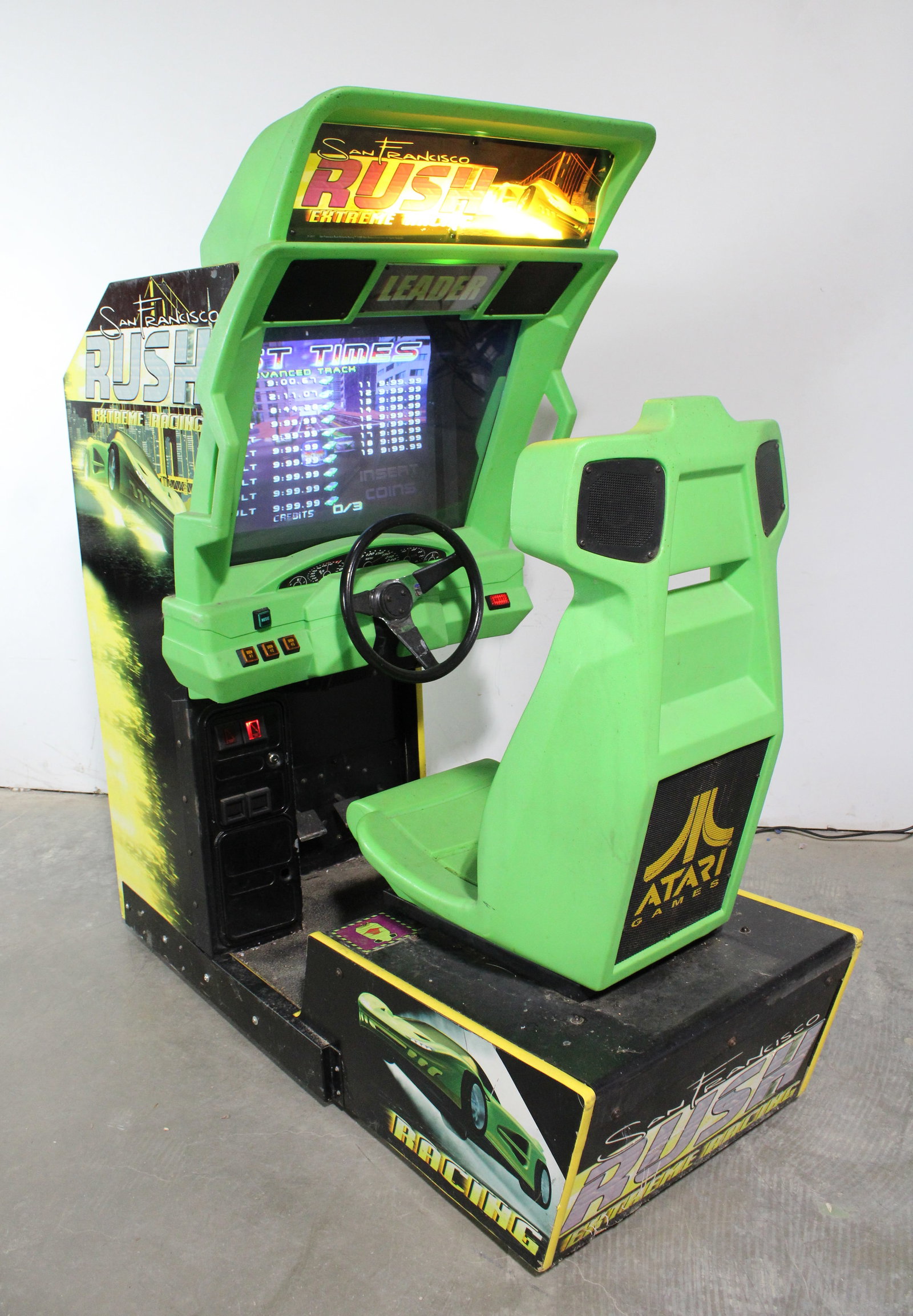 San Francisco Rush Sit Down Driver Arcade Game (1 of 4)