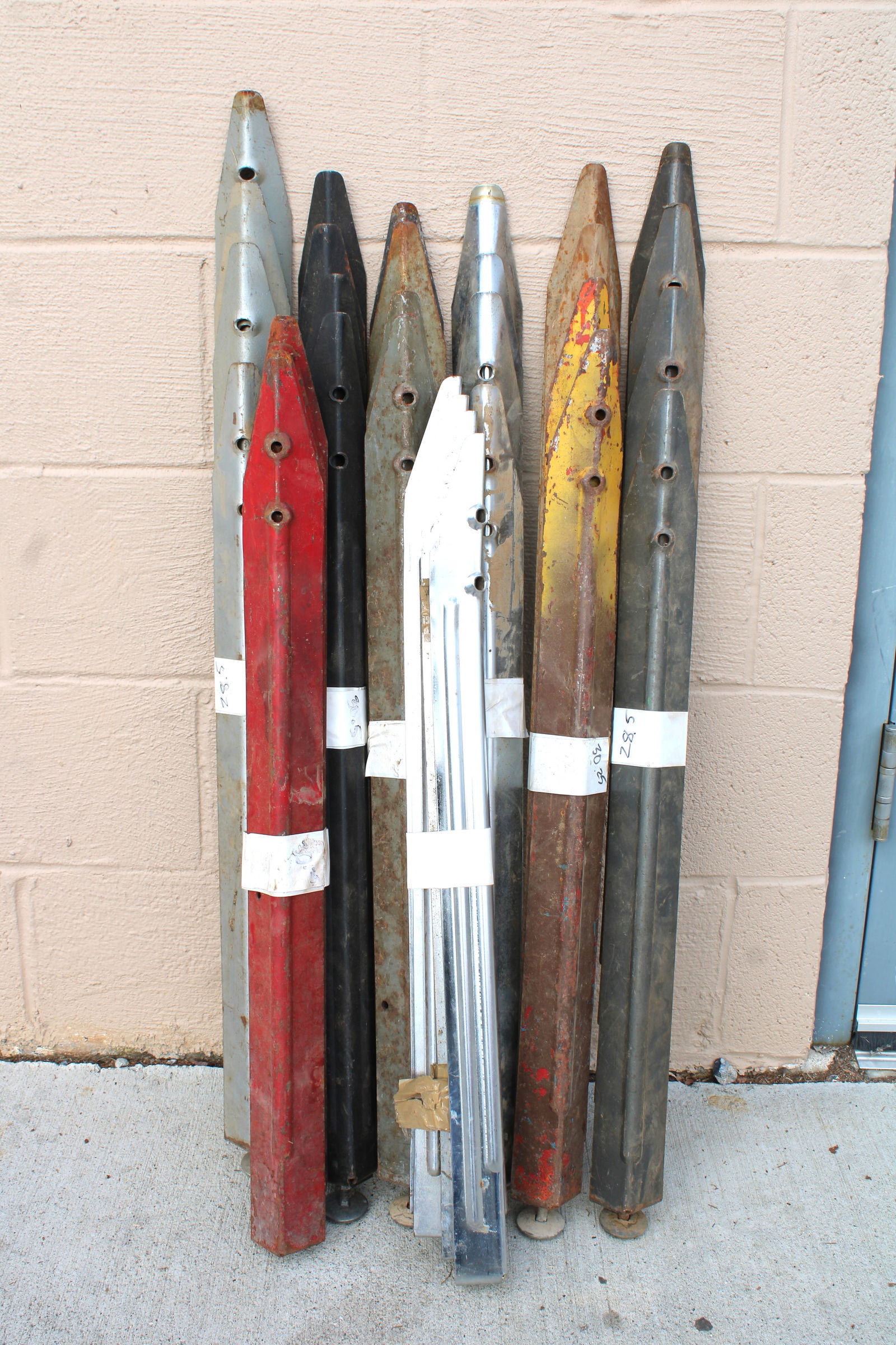 Large Lot of Pinball Legs, Lot 1 (1 of 1)