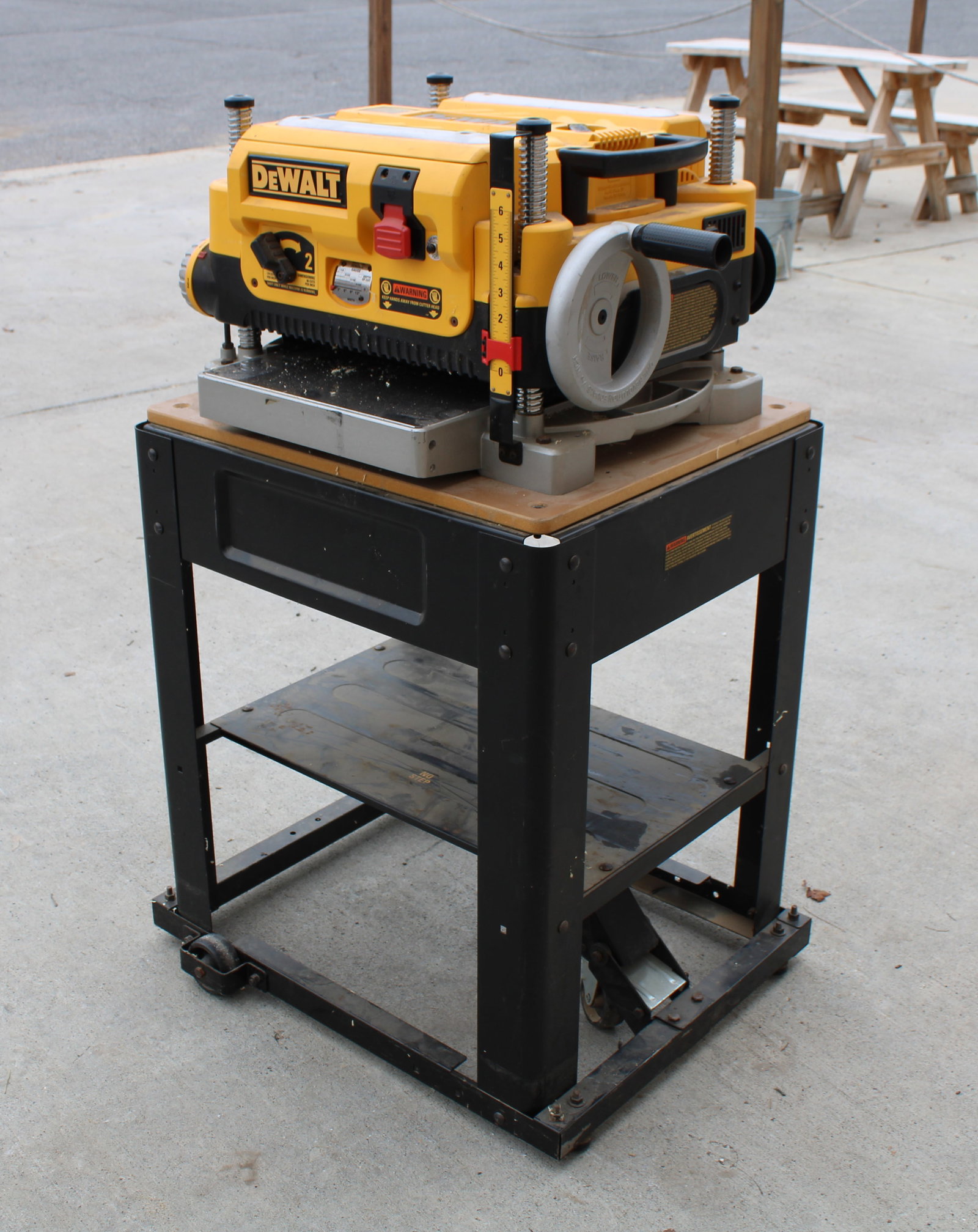 Dewalt 13" Wood Planer (1 of 4)