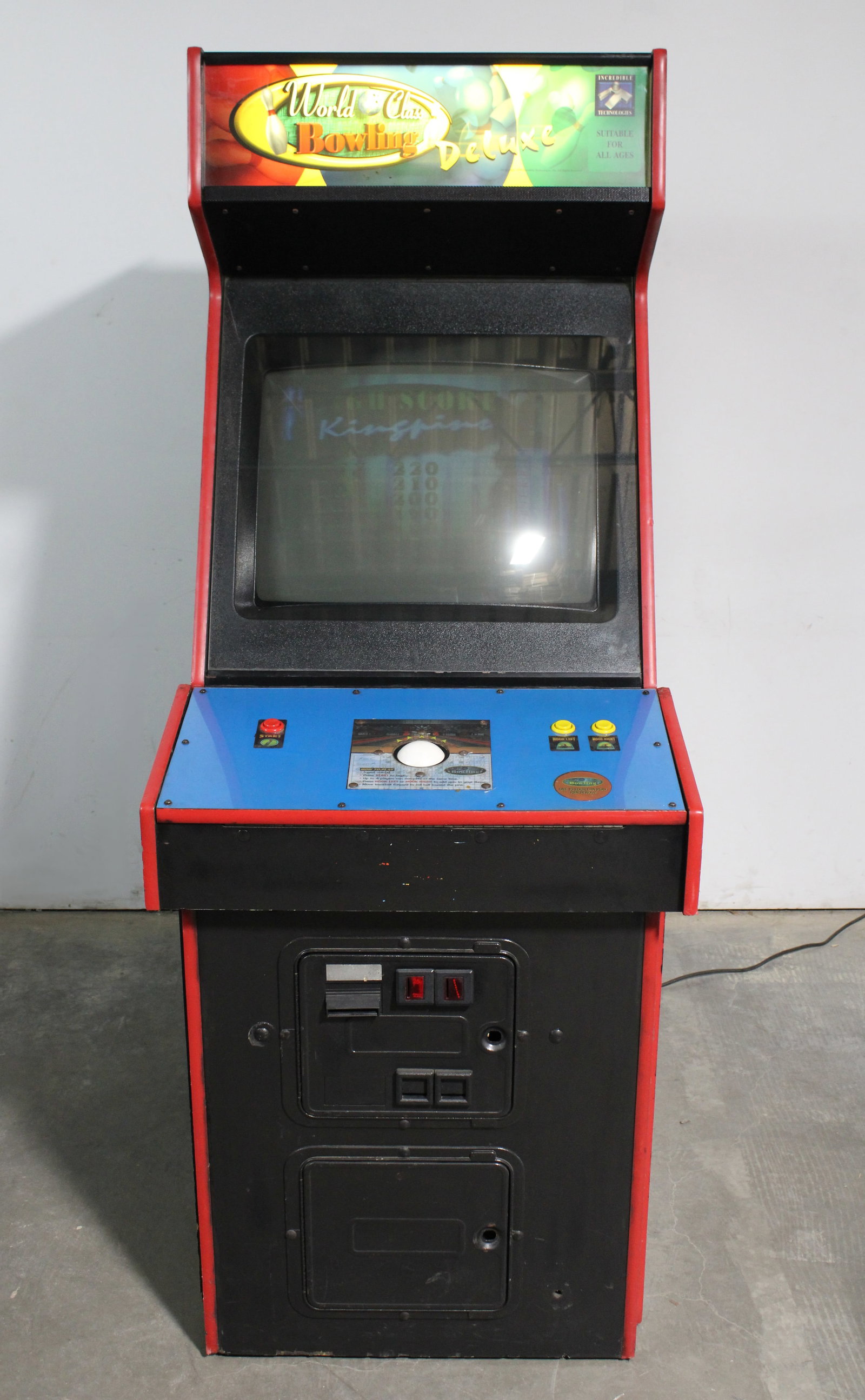 IT World Class Bowling Deluxe Arcade (1 of 3)