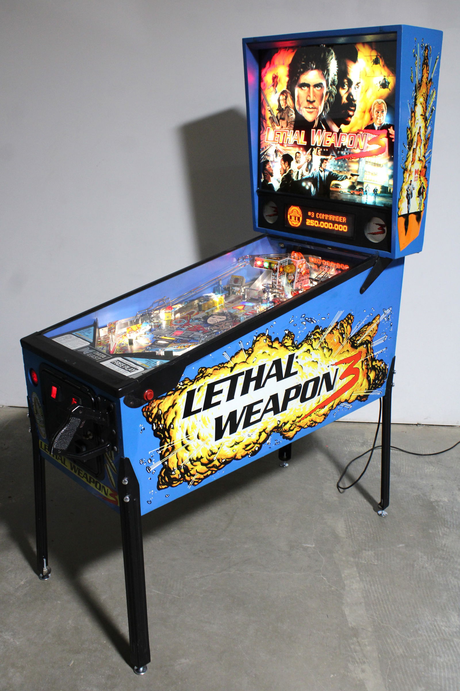 Data East Lethal Weapon 3 Pinball Machine (1 of 9)