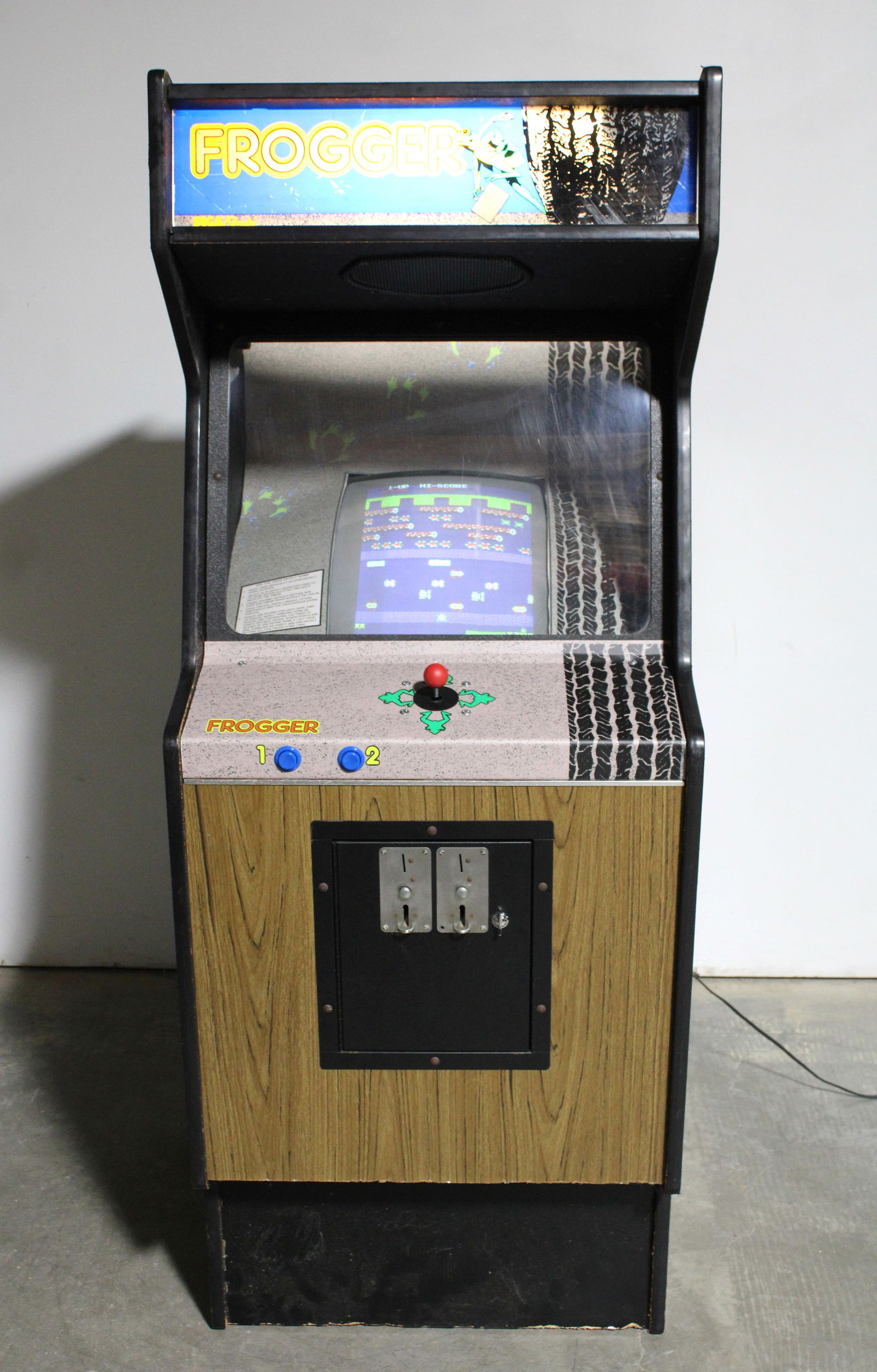 Sega Gremlin Frogger Arcade Game (1 of 4)