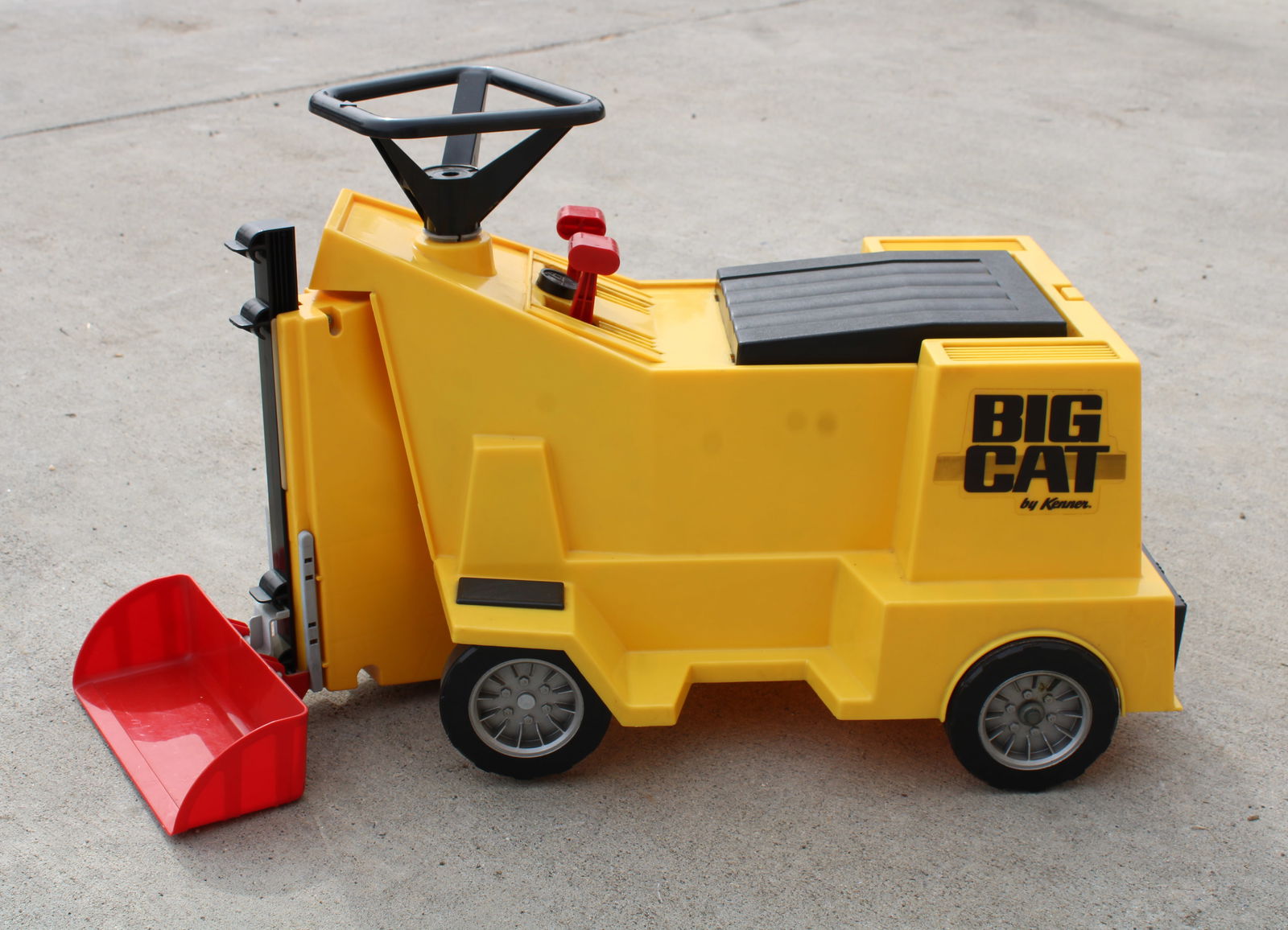 Keener Big Cat Ride On Toy: This item requires third-party shipping or pickup arrangements to be made. Dimensions: 19 x 17 x 32