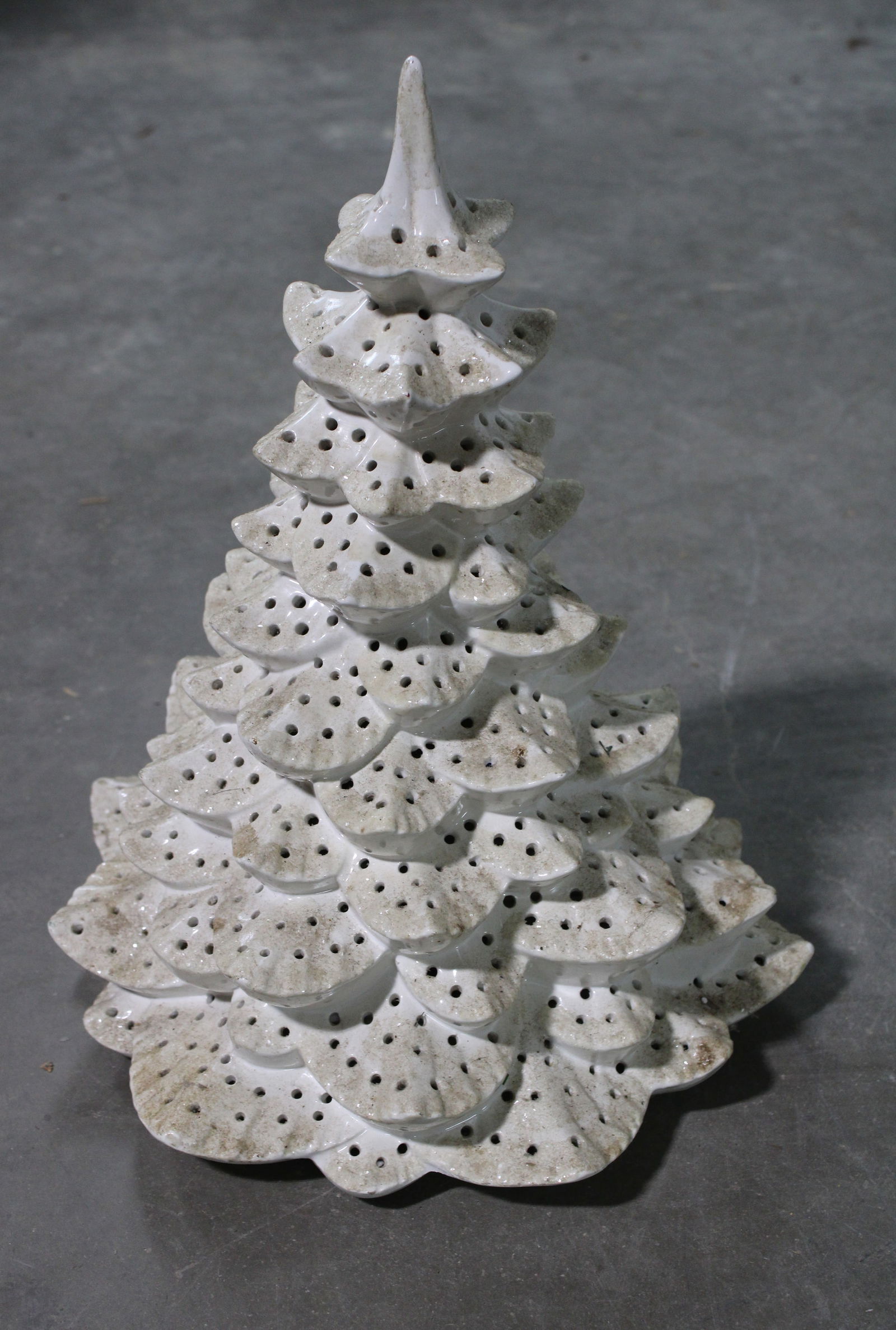 Vintage White Ceramic Light Up Table Top Christmas Tree (1 of 2)