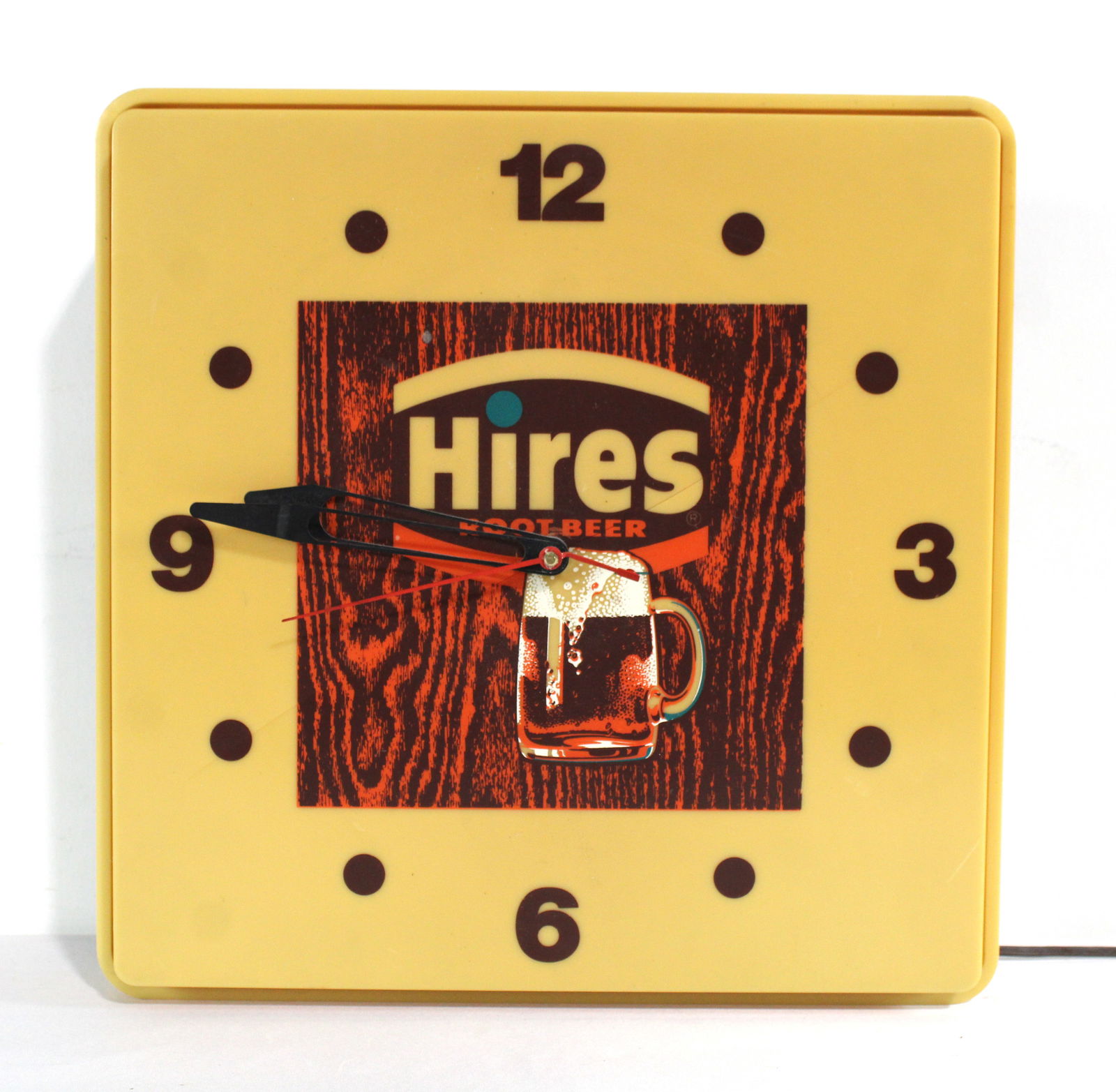 Hires Rootbeer Clock (1 of 1)