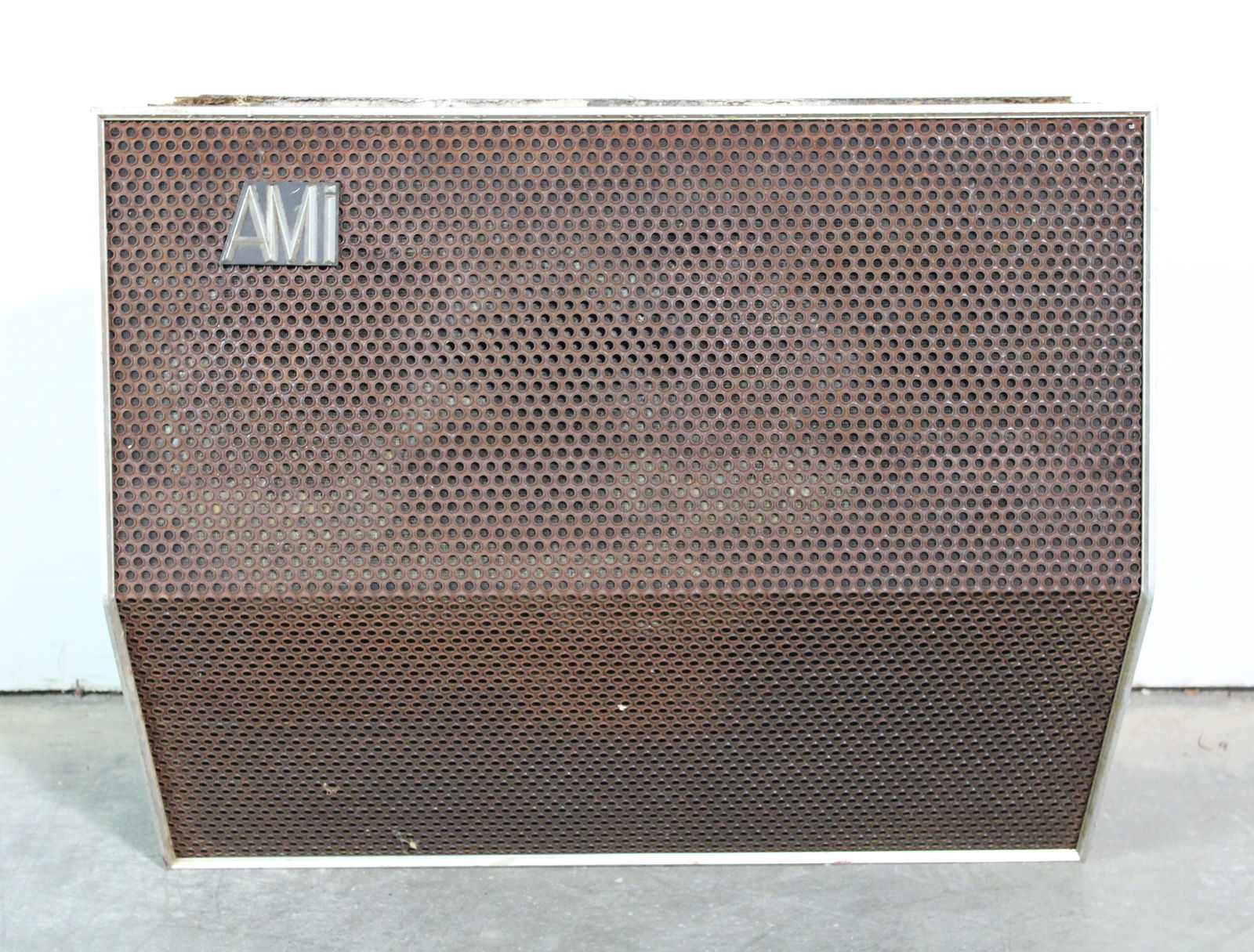 AMI Jukebox Wall Speaker (1 of 2)