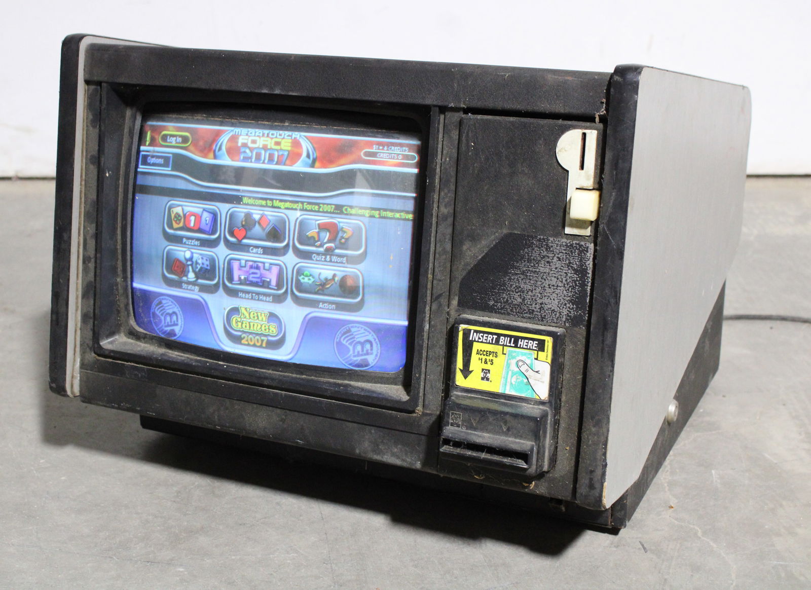 Megatouch Force 2007 Tabletop Arcade with Photo Hunt (1 of 2)