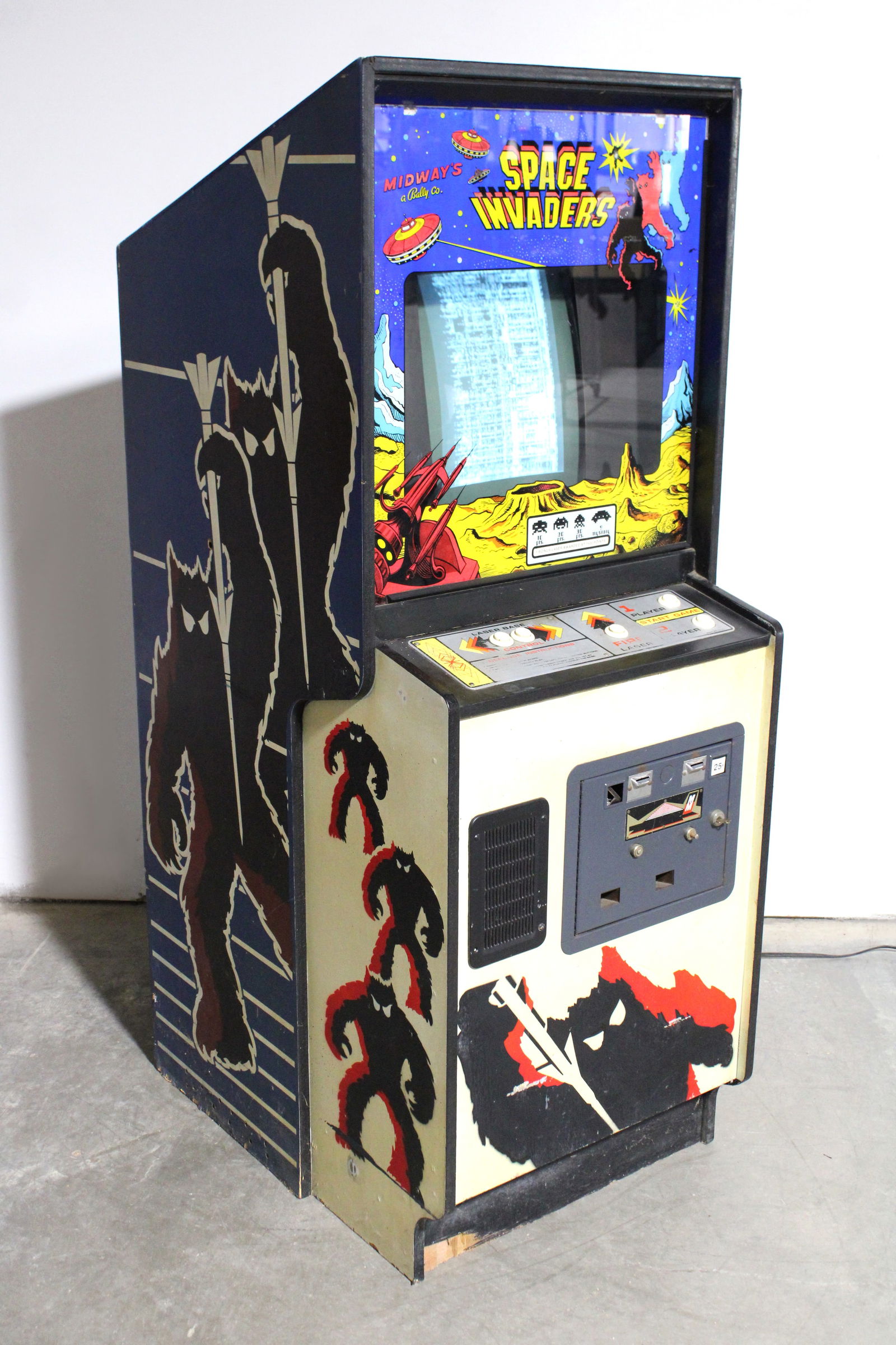 Custom Factory Fully Painted Midway Space Invaders Arcade Game (1 of 6)