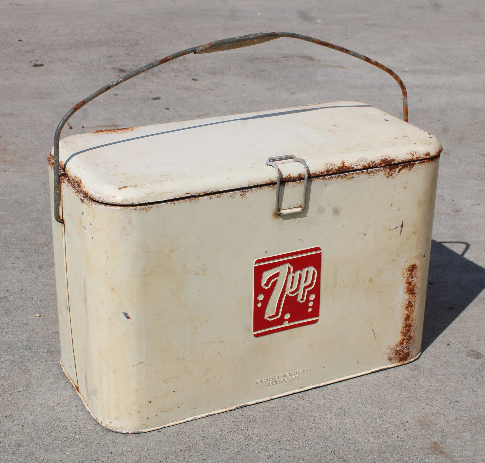 Embossed 7-Up Picnic Cooler, Smaller Version (1 of 4)