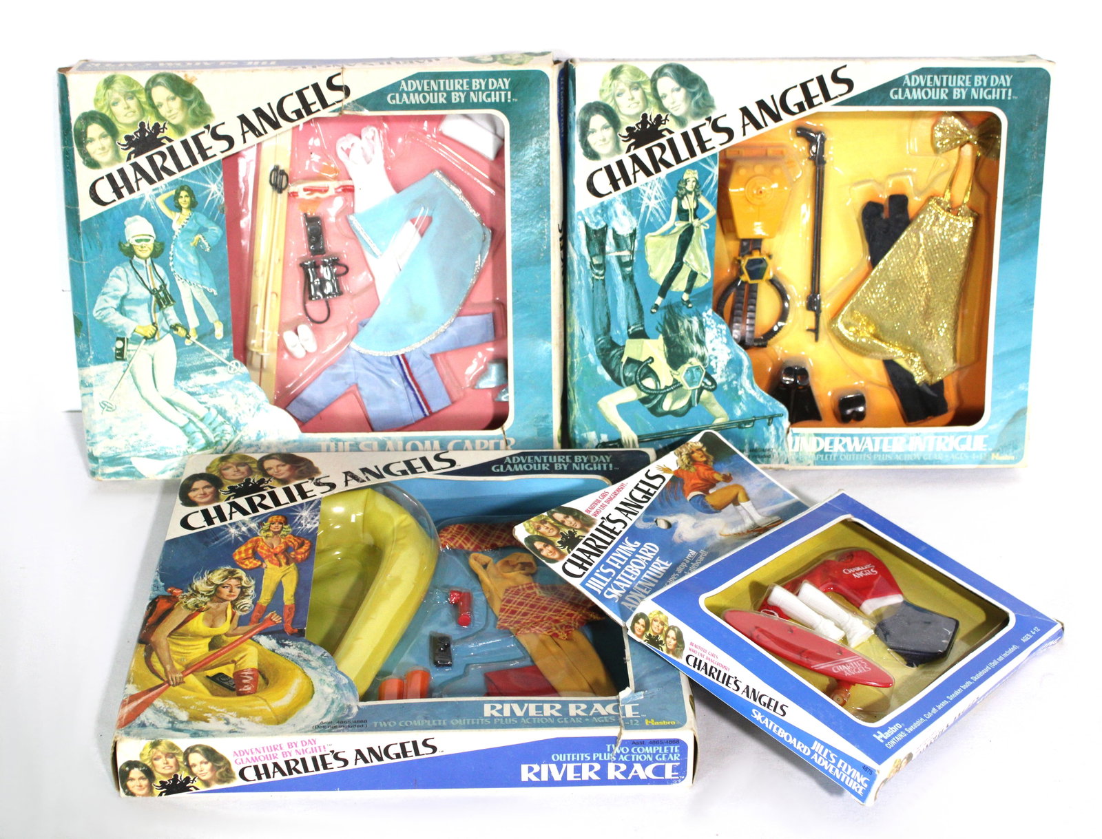 Charlie's Angels Clothing Sets by Hasbro incl. Sakteboard Adventure: In-house shipping available.