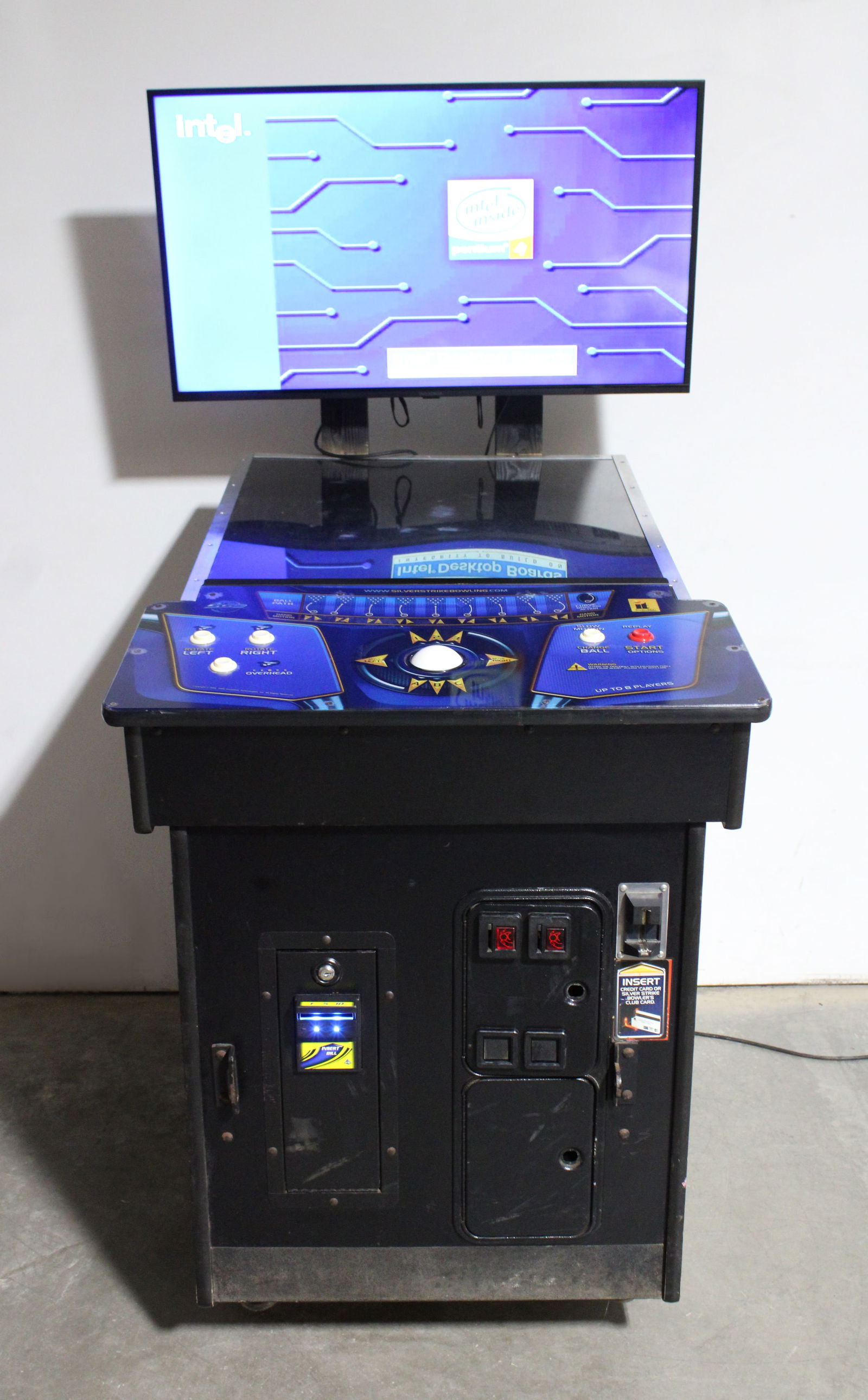 IT Silver Strike Bowling Pedestal Arcade Game with 40" Monitor (1 of 3)
