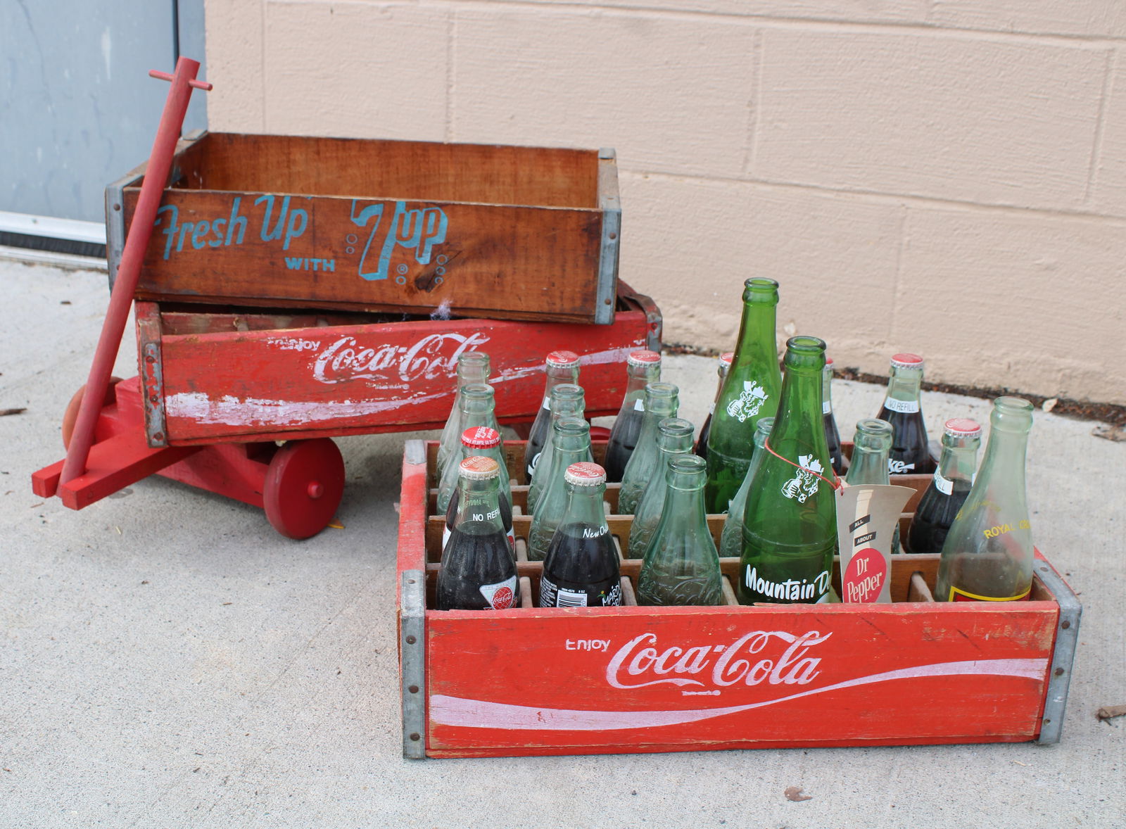 Soda Crates incl. 7-Up and Coca Cola Wagon (1 of 2)