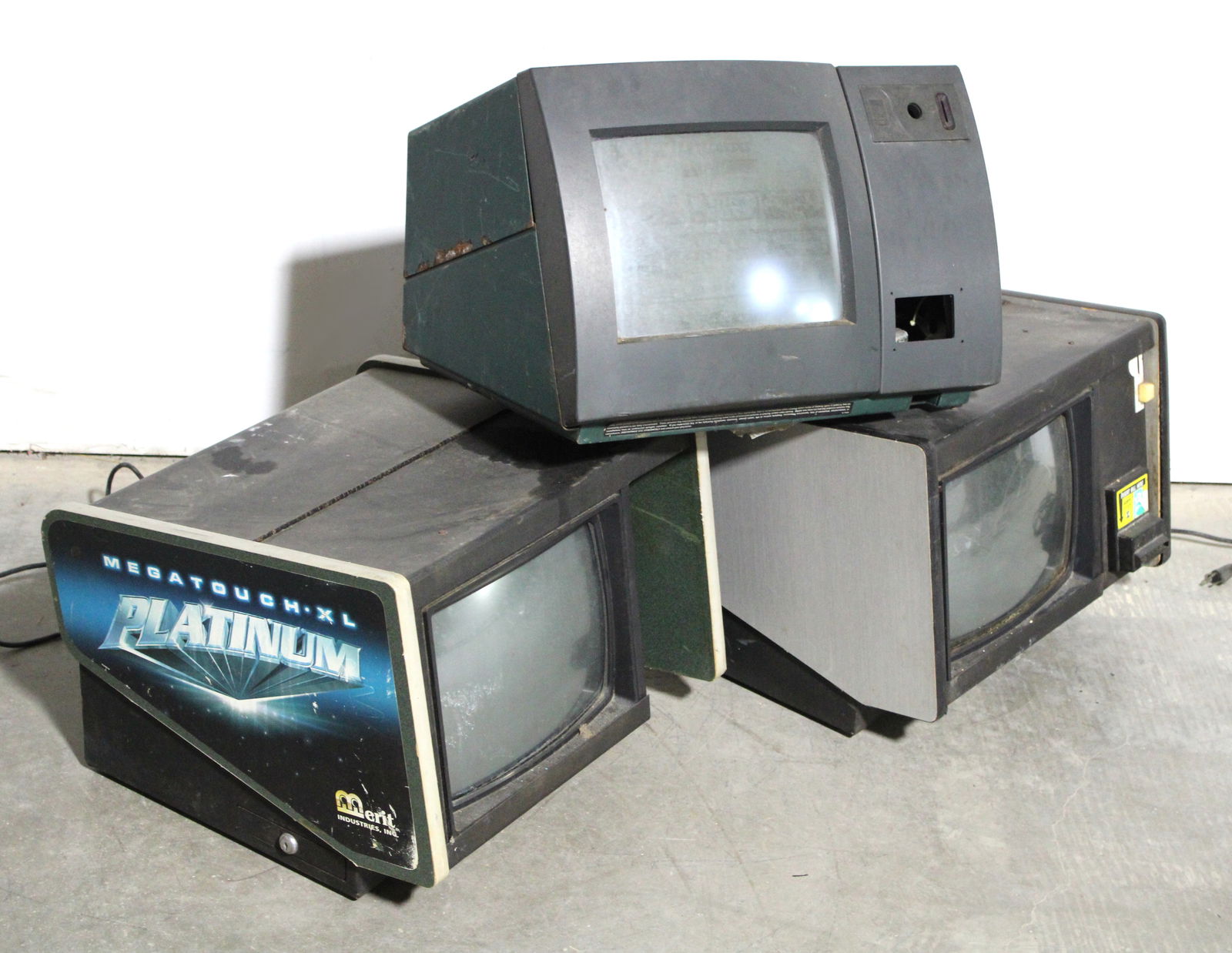 Lot of Megatouch Touchscreen Tabletop Arcades, Lot 1 (1 of 2)