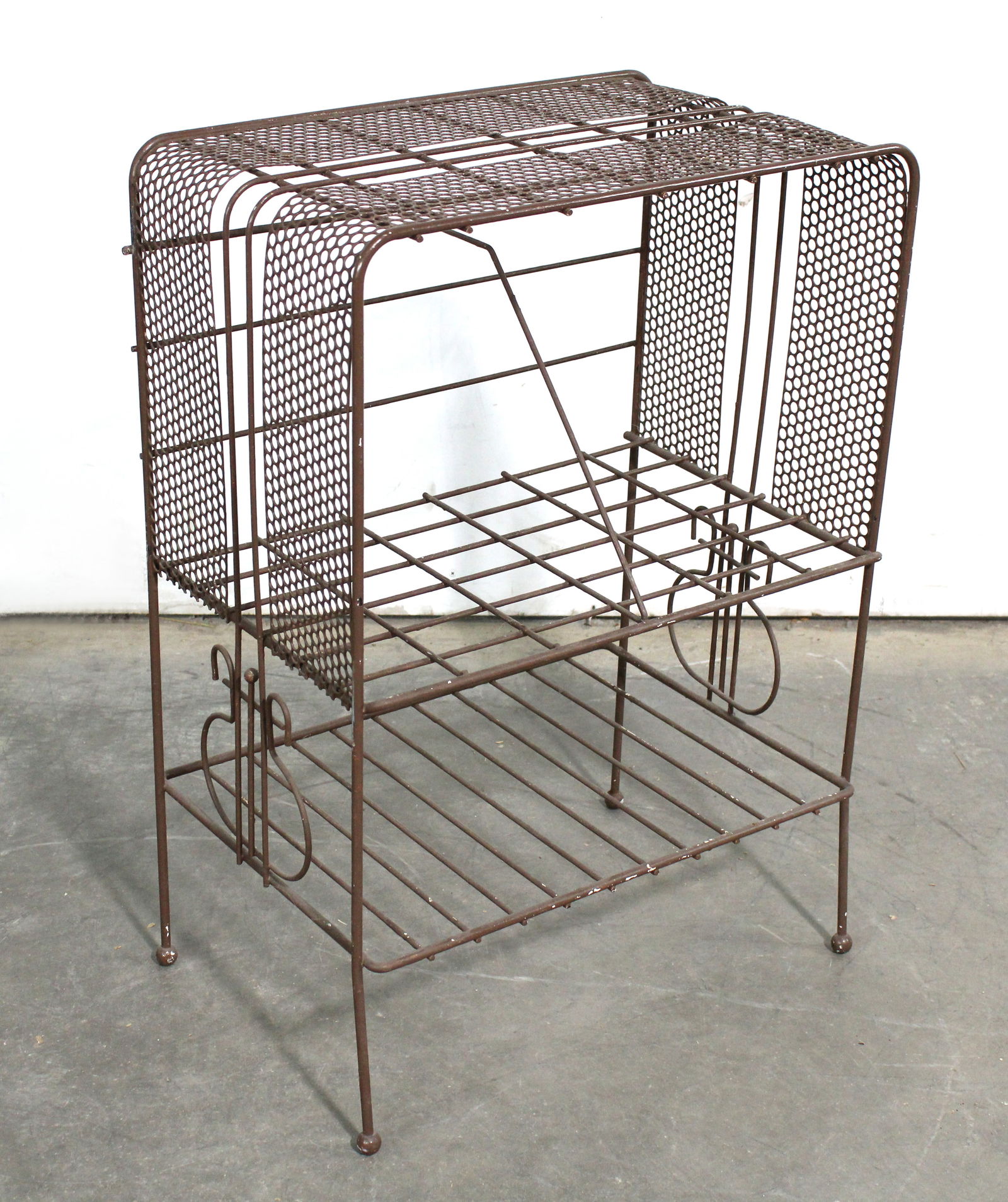 MCM Wire Record Rack (1 of 1)