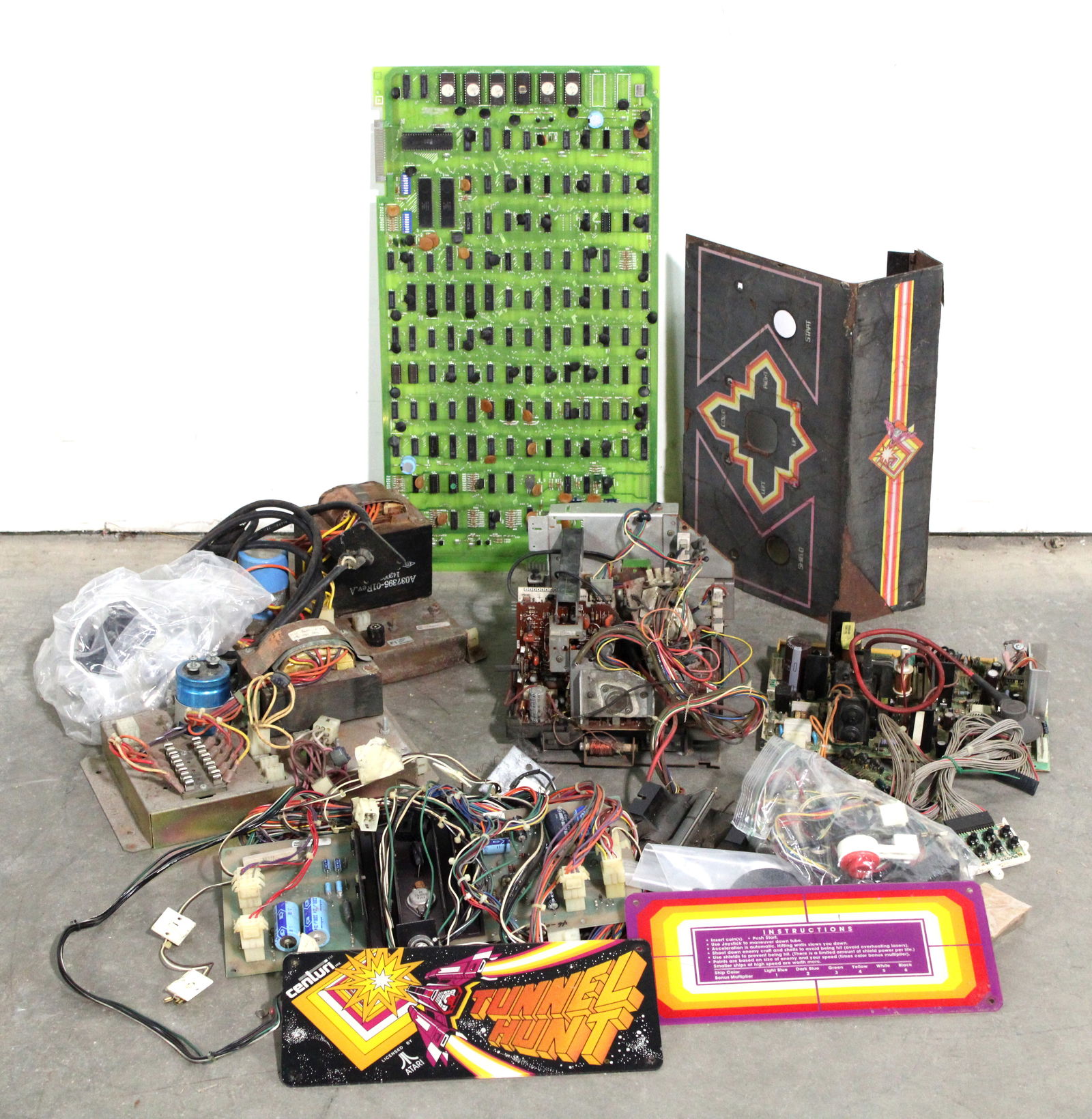 Atari / Centuri Tunnel Hunt Arcade Game "Kit" (1 of 7)