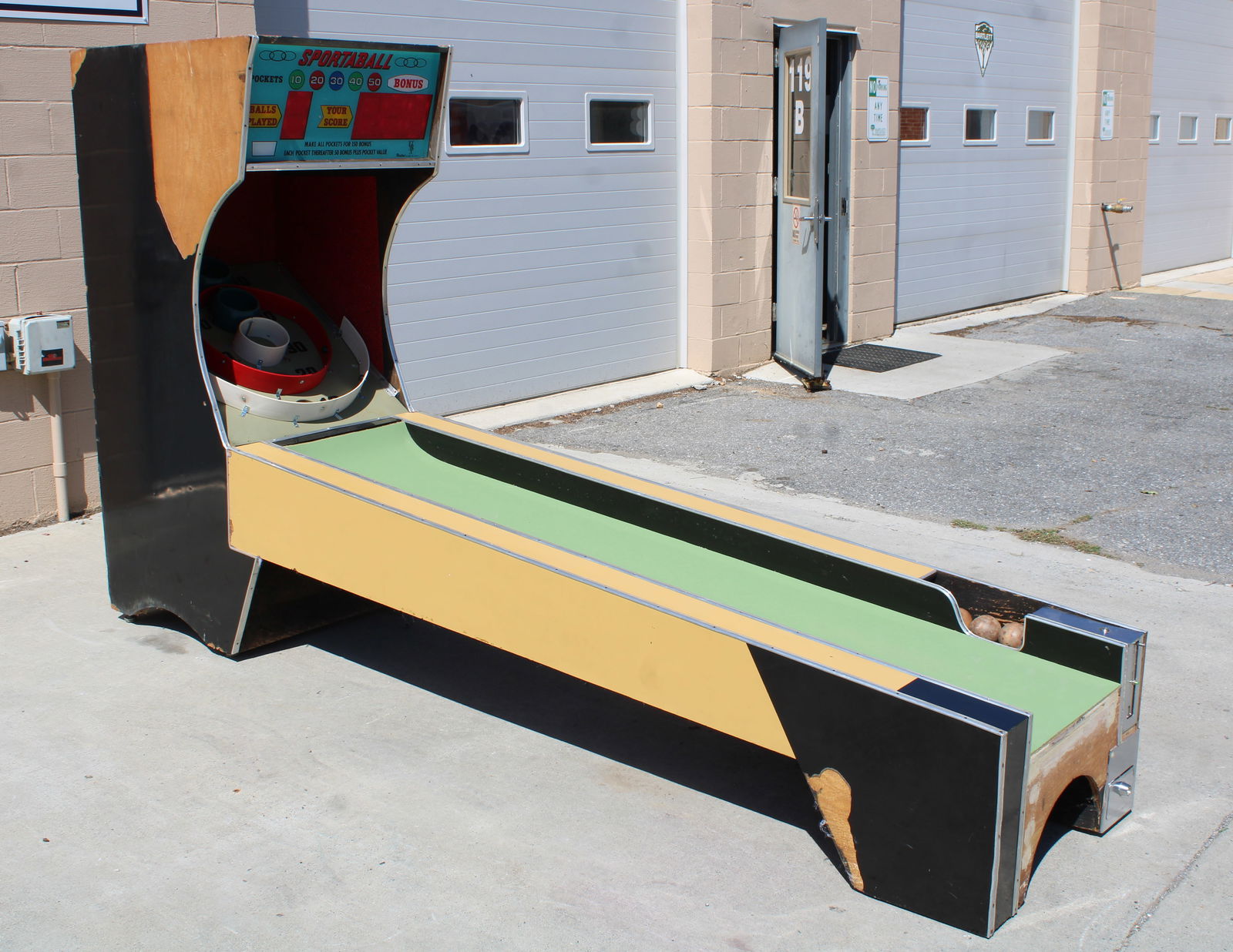 United Sportaball Skee Ball Machine (1 of 8)
