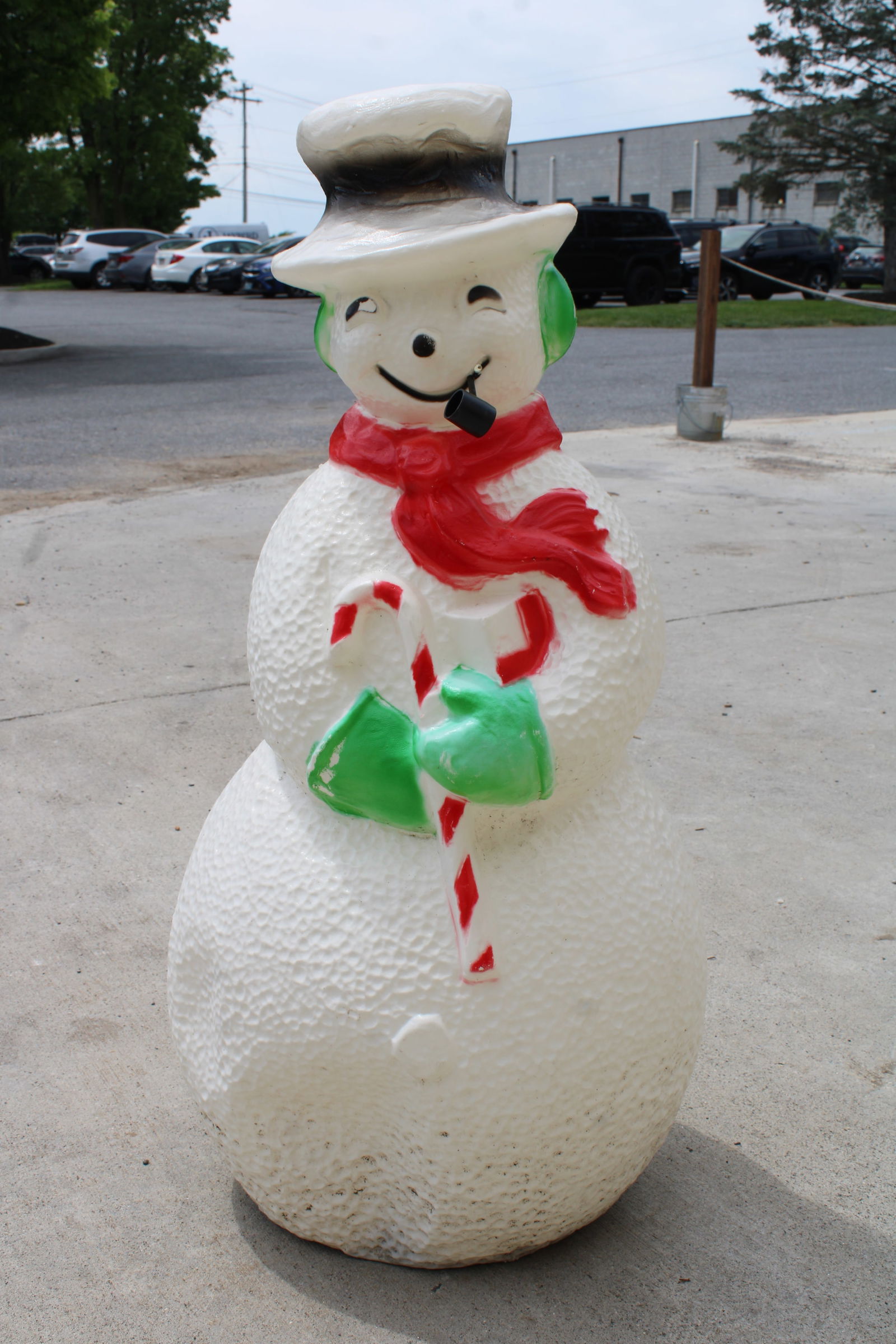 Frosty The Snowman Vintage Union Products Christmas Blow Mold: This item requires third-party shipping or pickup arrangements to be made. Dimensions: 40 x 20 x 18