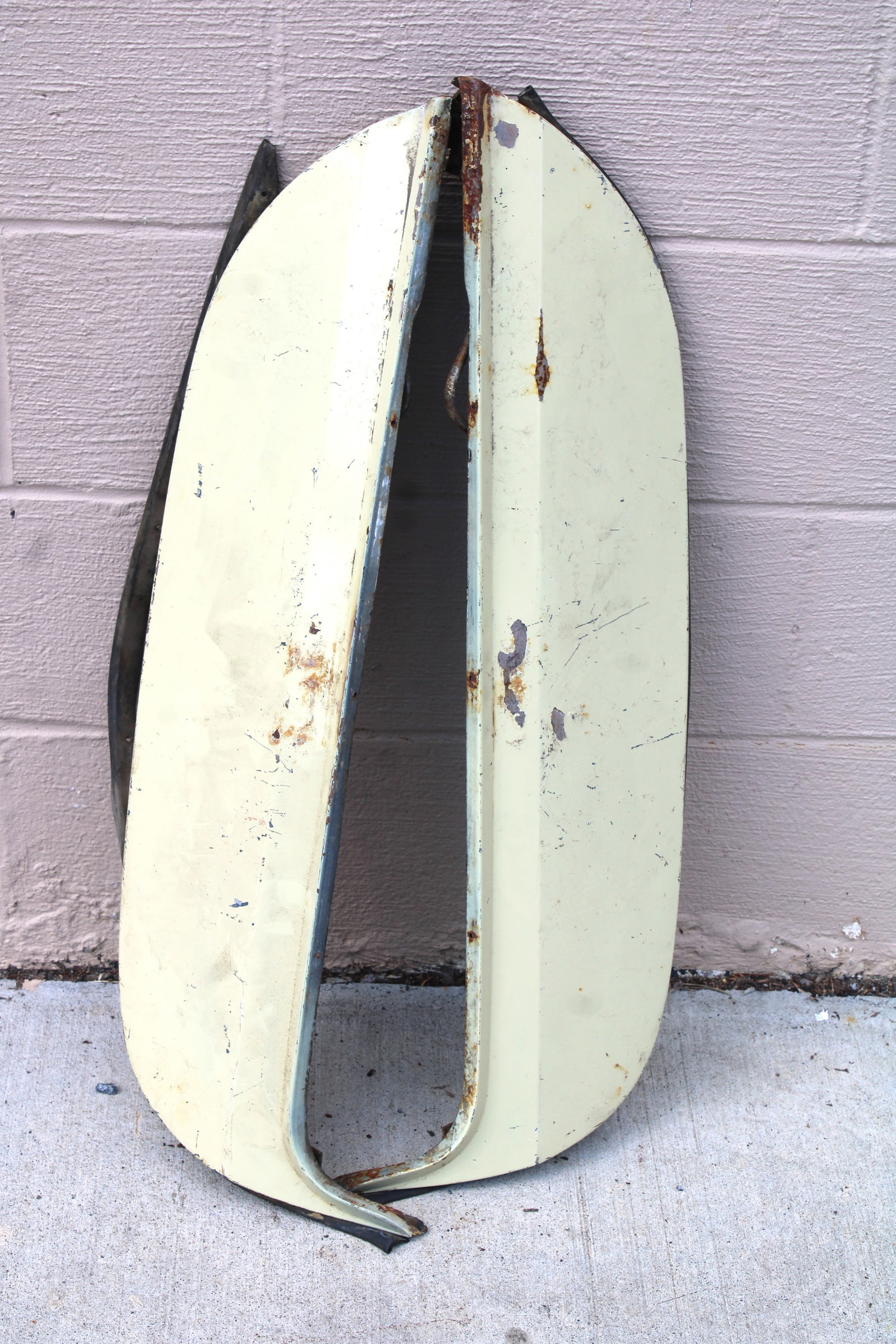 1960s Ford Fairlane Fender Skirts (1 of 3)