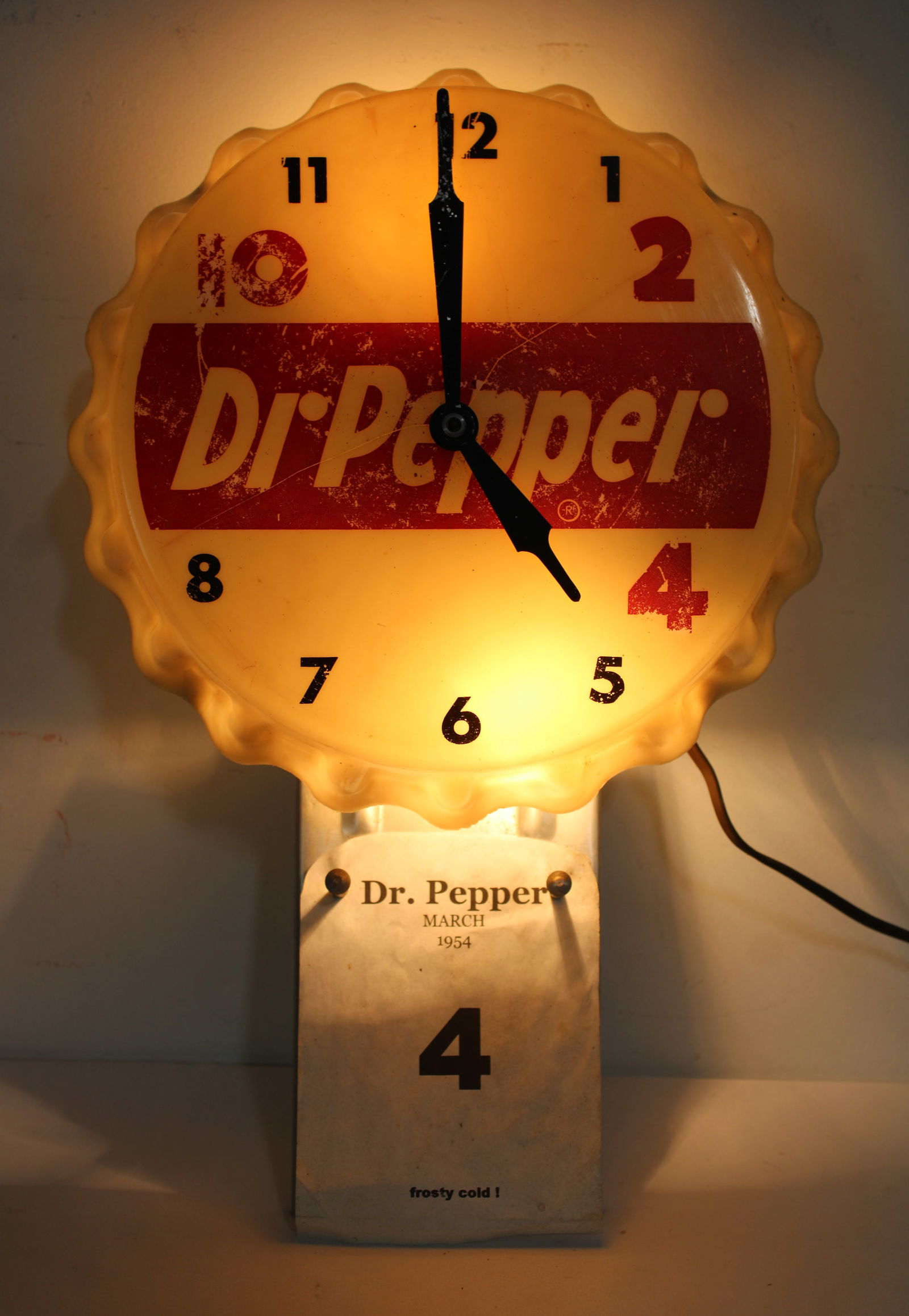 Dr. Pepper Bottle Cap Clock / Calender Auction