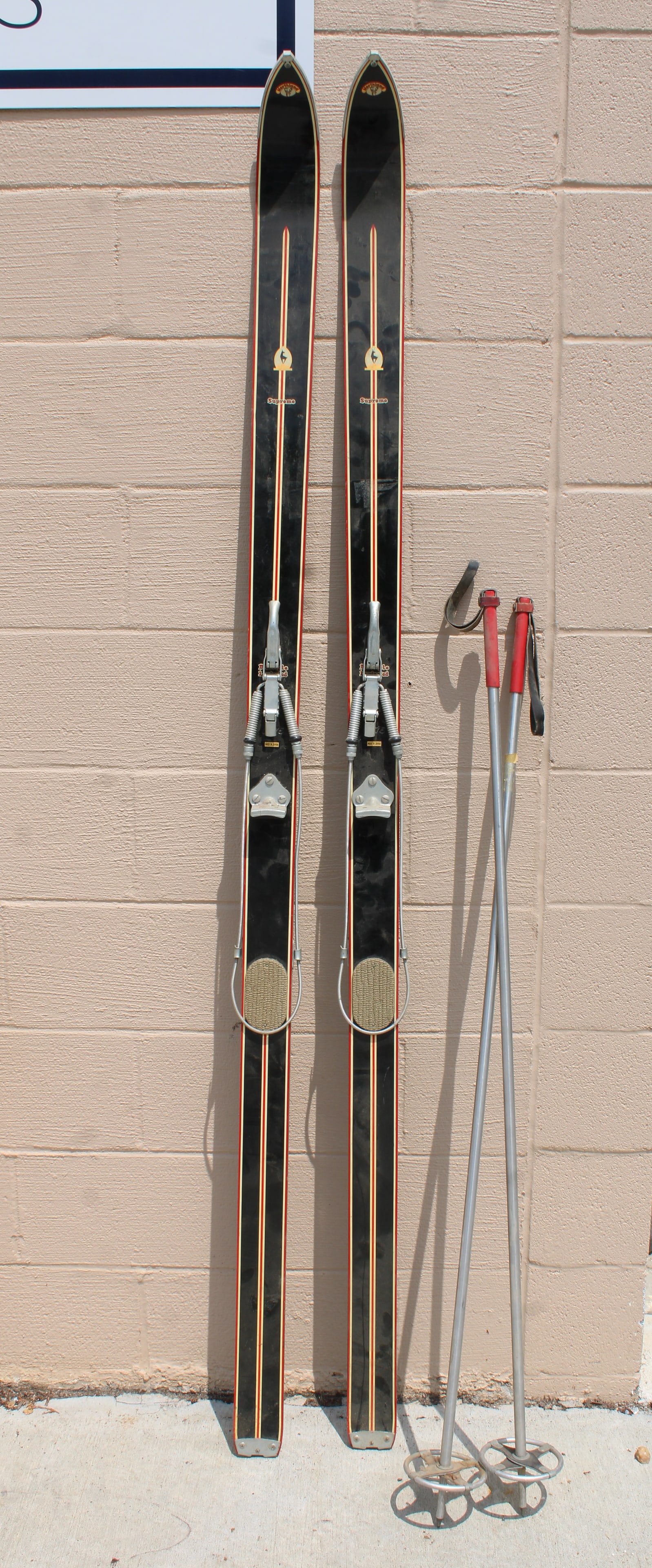 Northland Supreme Skis, Made in Japan: This item requires third-party shipping or pickup arrangements to be made. Dimensions of one: 80 x 3 x 3