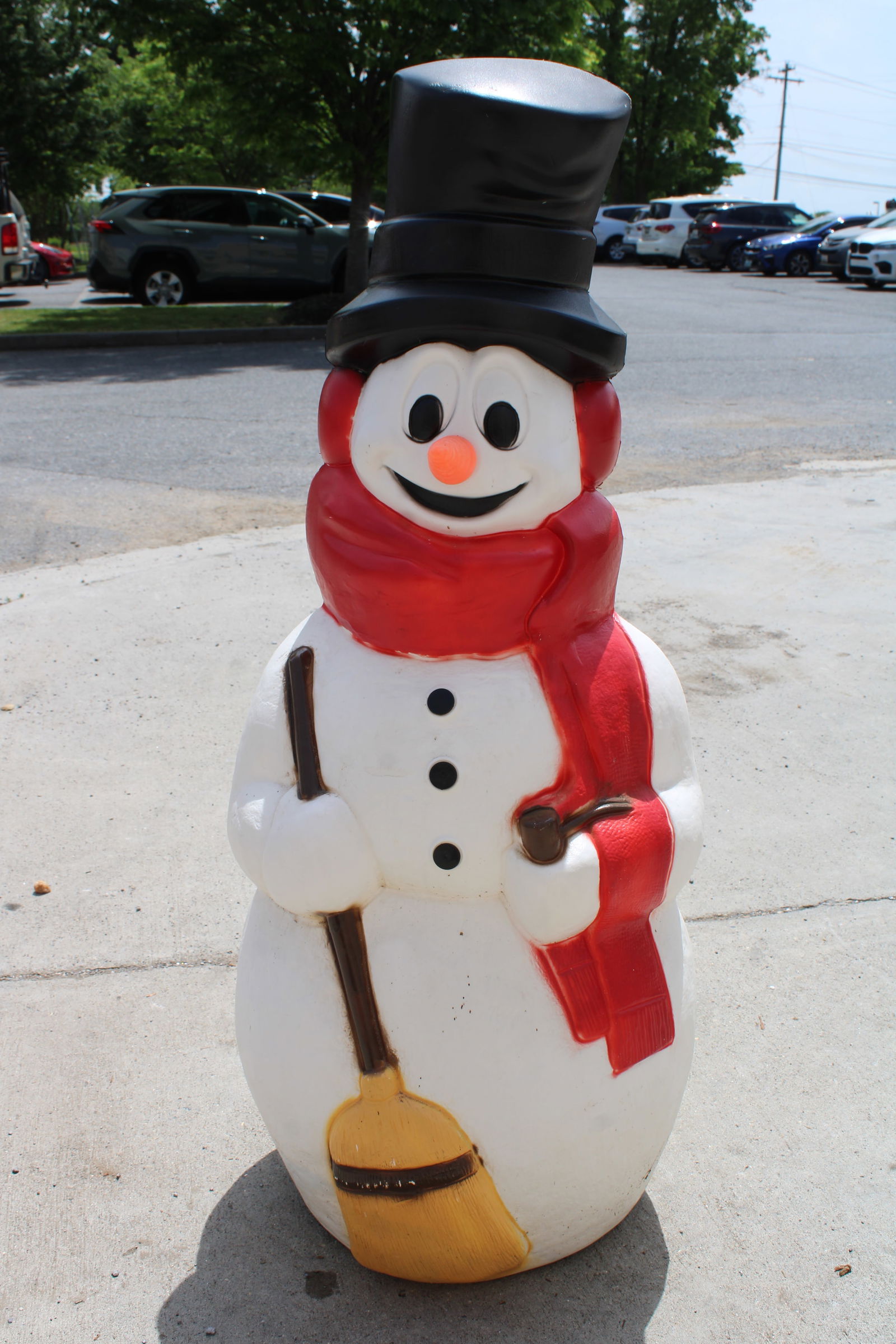 Frosty The Snowman Vintage General Foam Christmas Blow Mold: This item requires third-party shipping or pickup arrangements to be made. Dimensions: 43 x 21 x 18