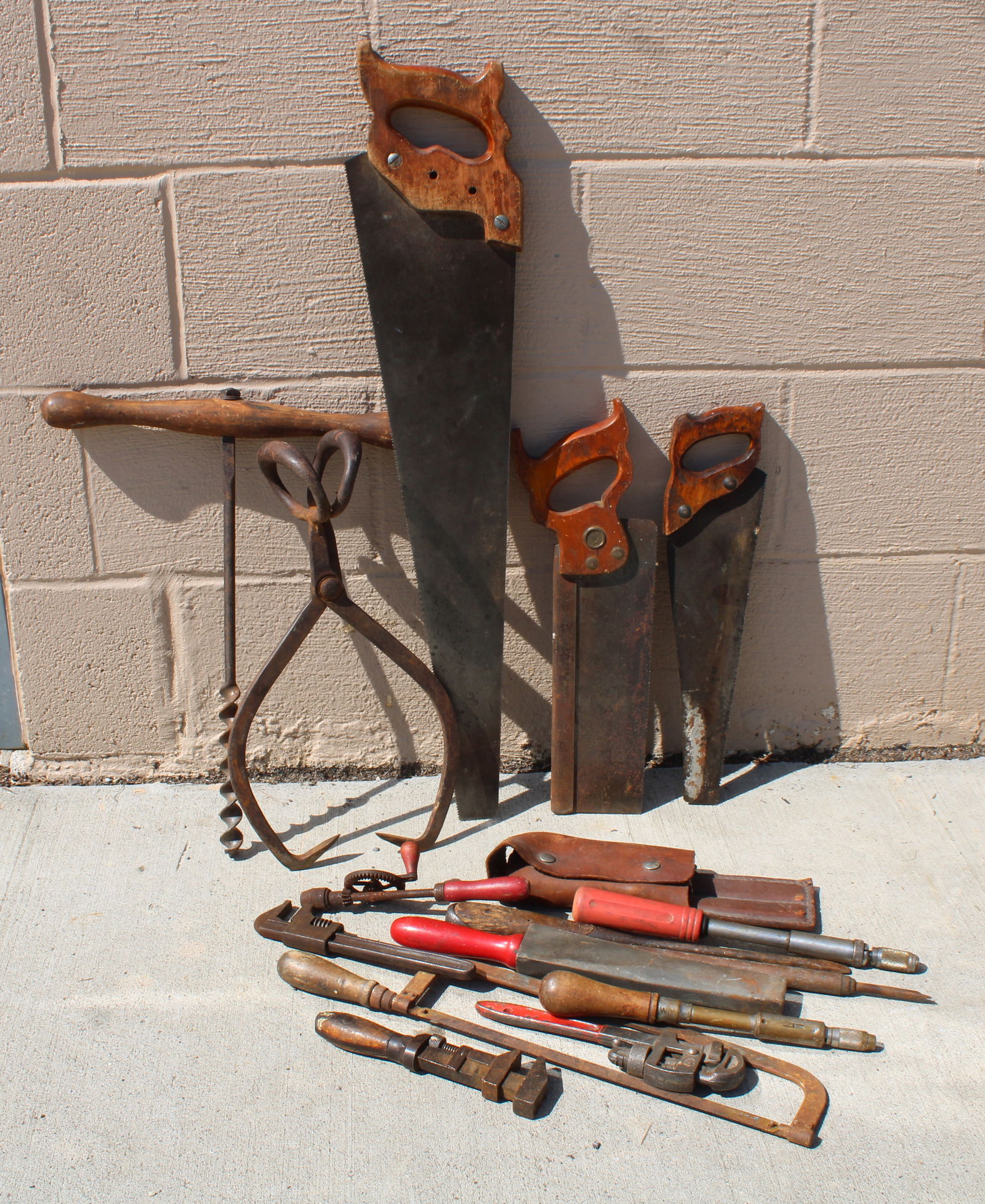 Antique Tools incl. Henry Disston Saw (1 of 4)