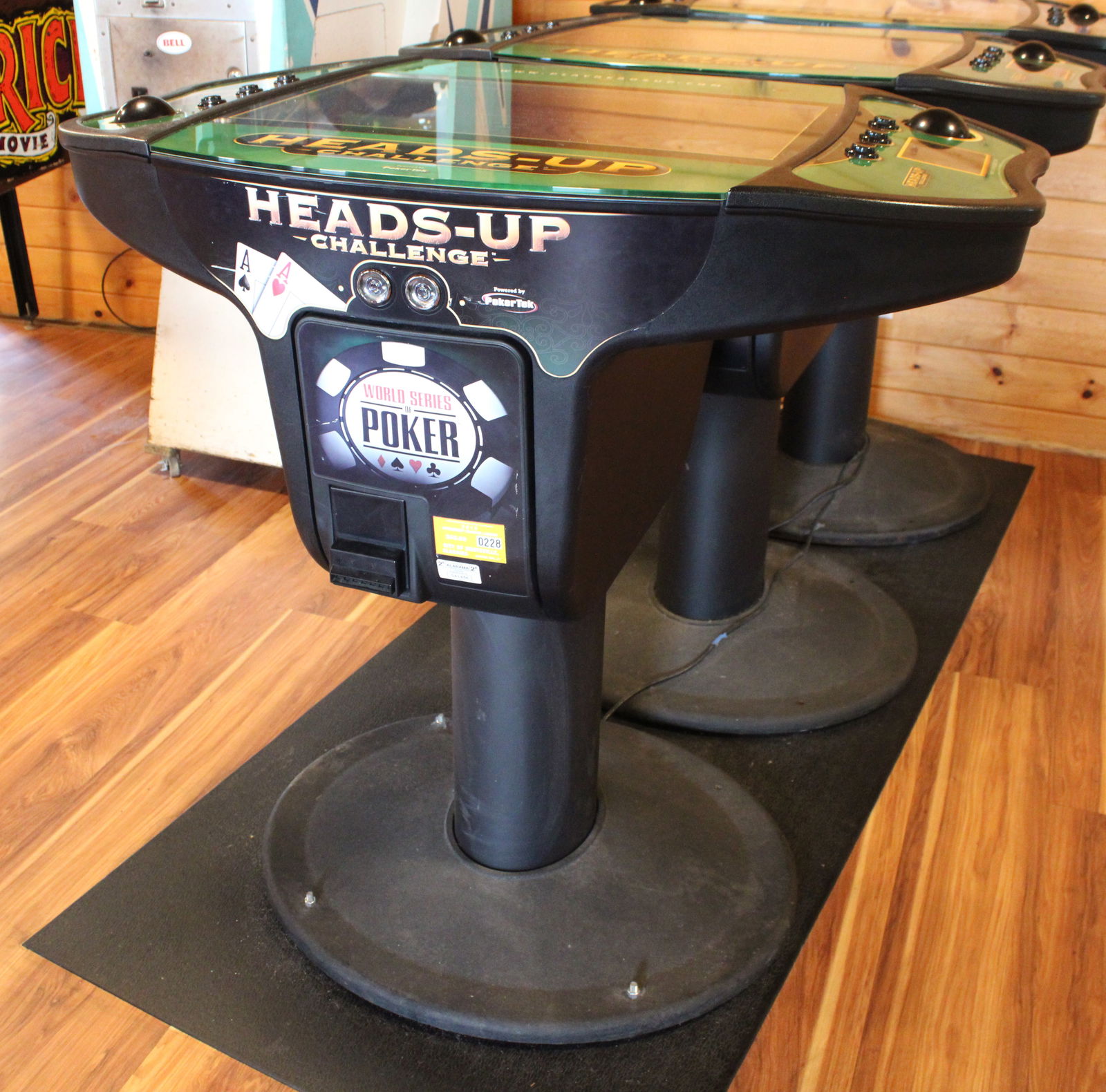 Head's Up Challenge Poker Arcade Game, Lot 2 (1 of 2)